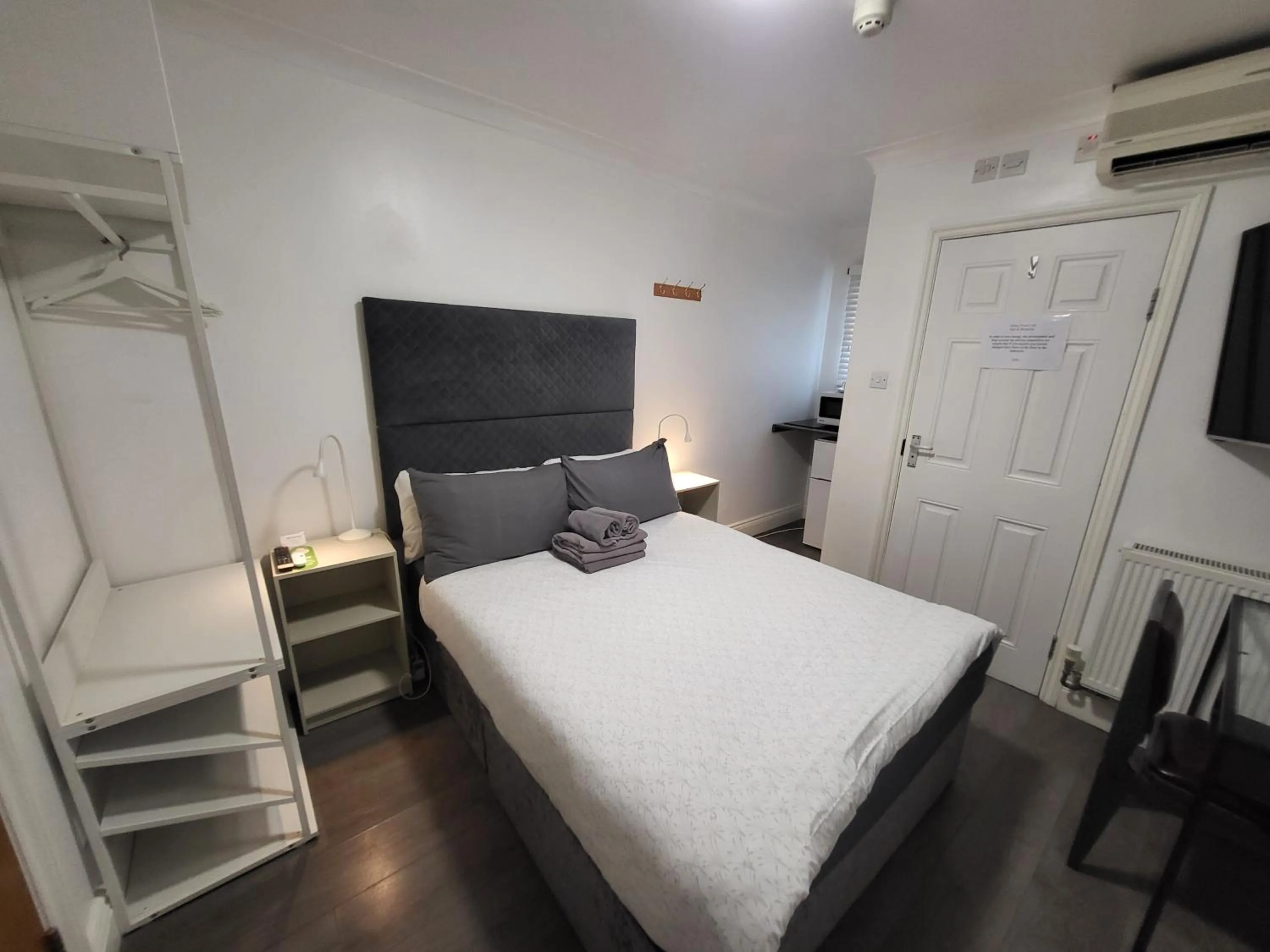 Bed in Abbey Point Hotel