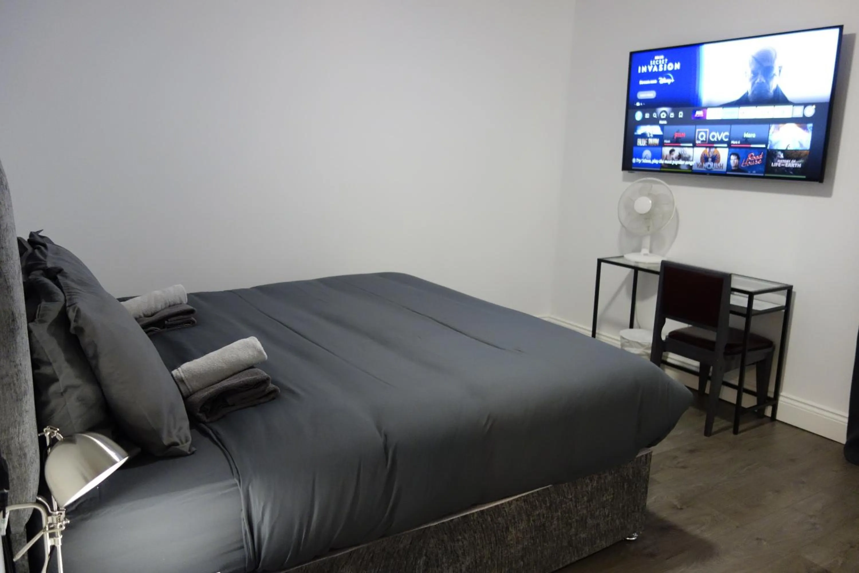 Bed in Abbey Point Hotel