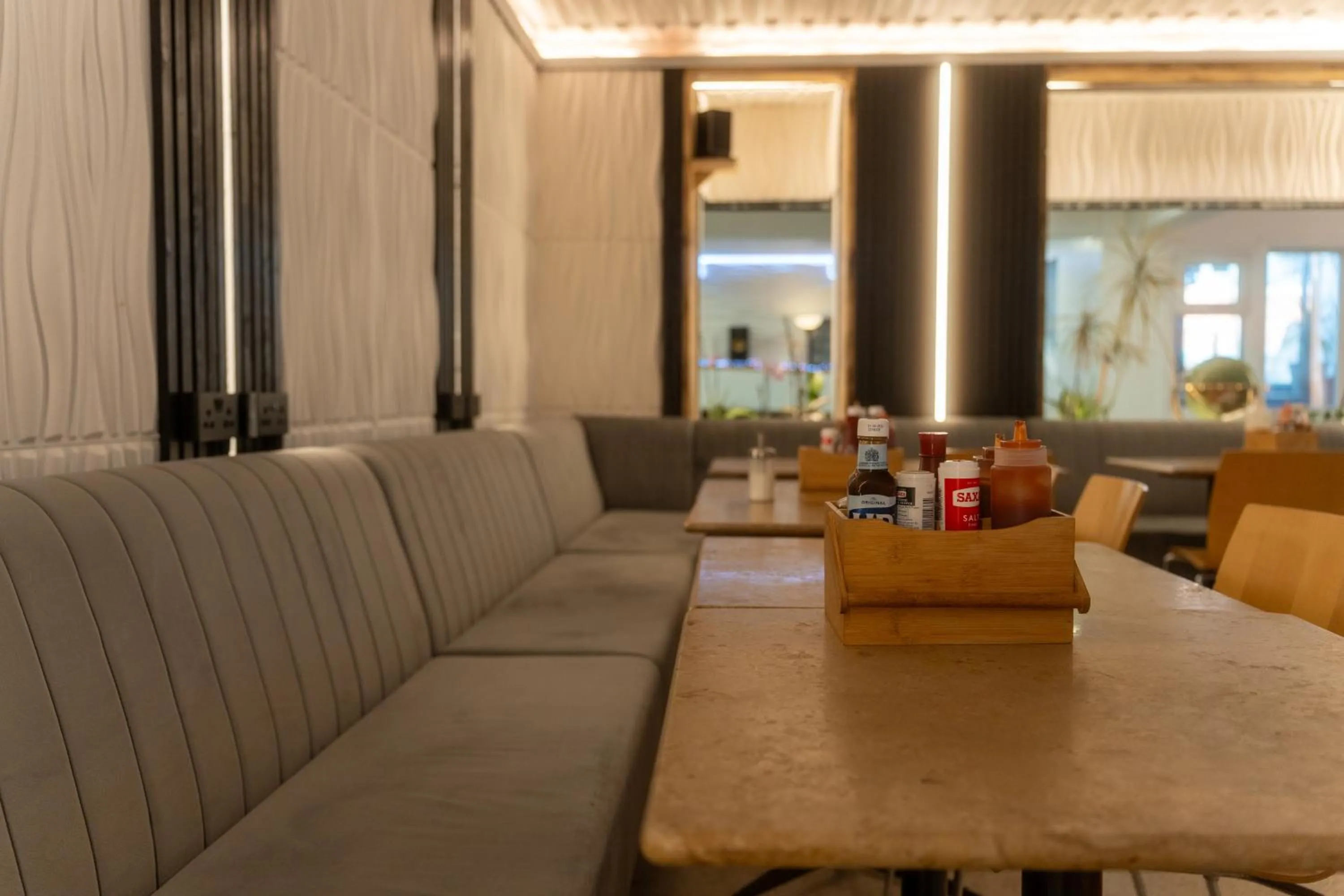 Restaurant/places to eat in Abbey Point Hotel