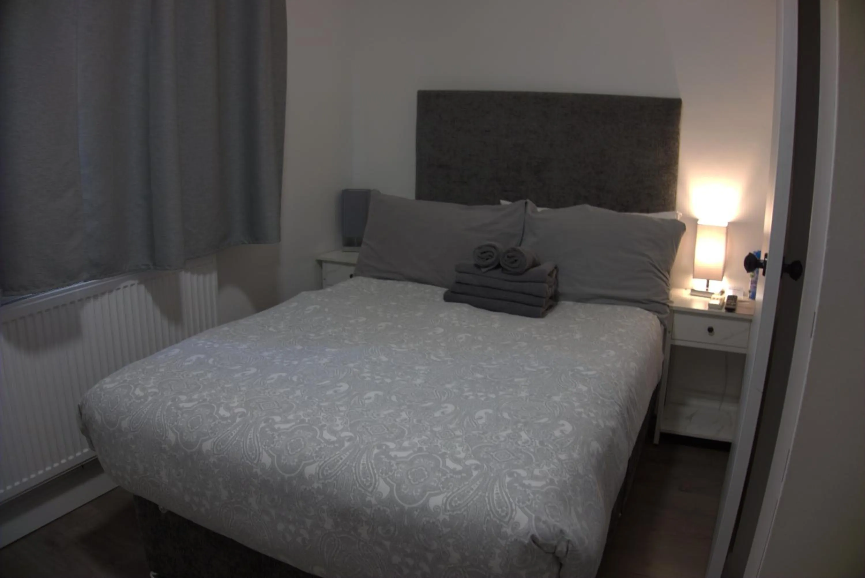 Bedroom, Bed in Abbey Point Hotel