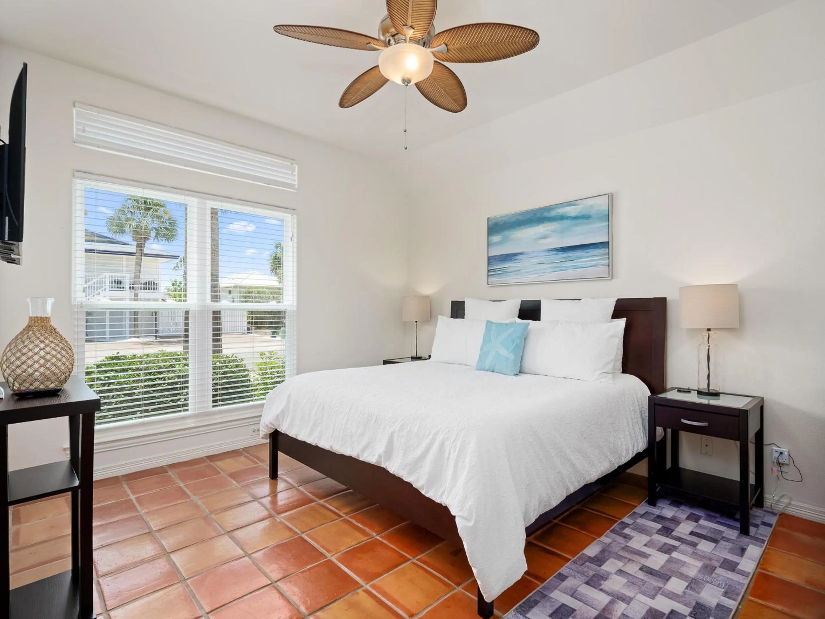 Property building, Bed in Flamingo House