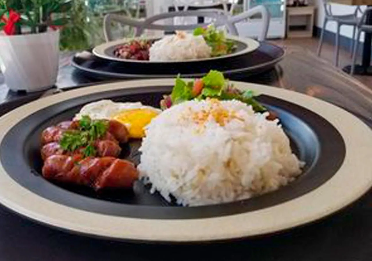 Restaurant/places to eat in M LILOAN PENSION HOUSE