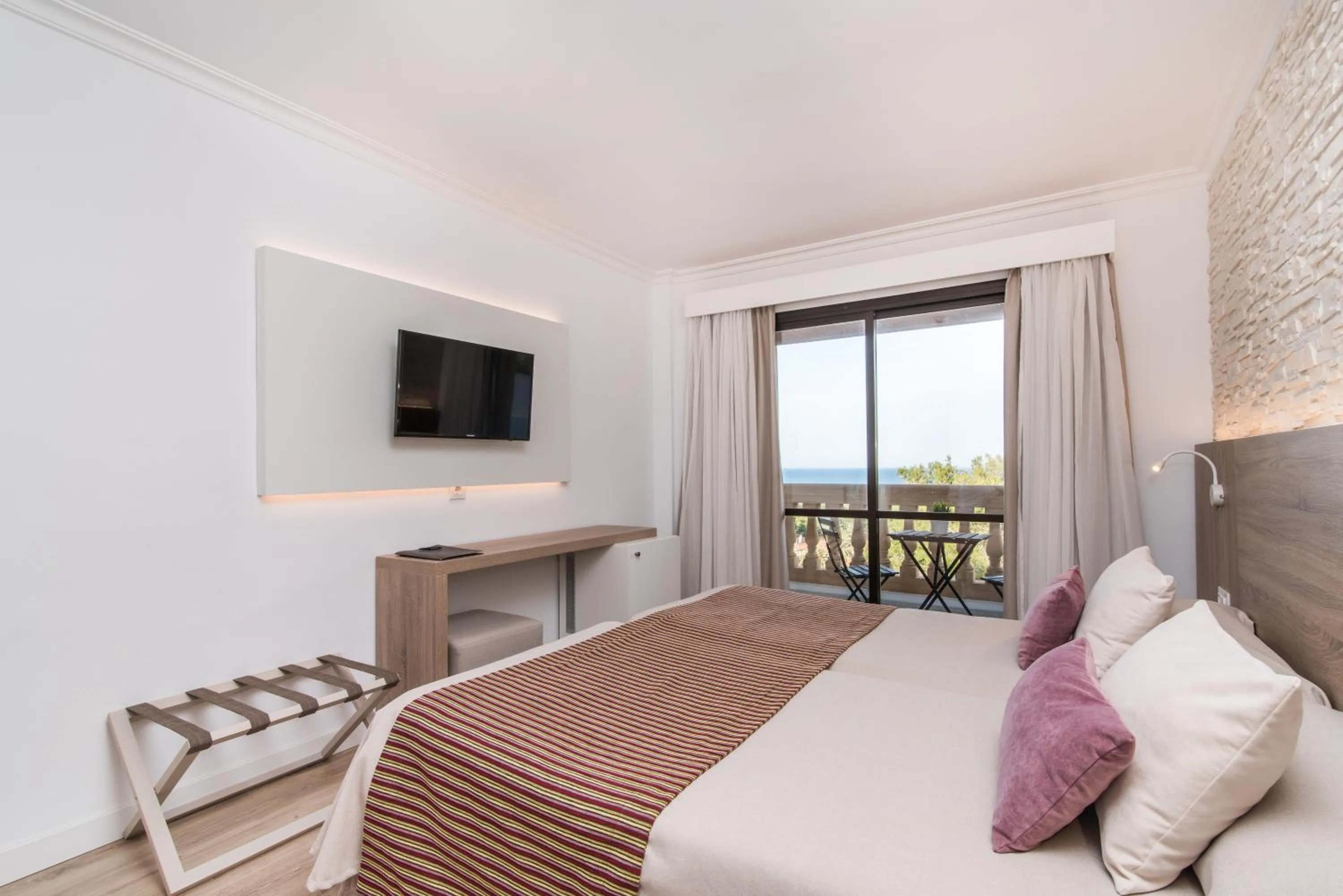 Photo of the whole room, Bed in Hotel Na Taconera