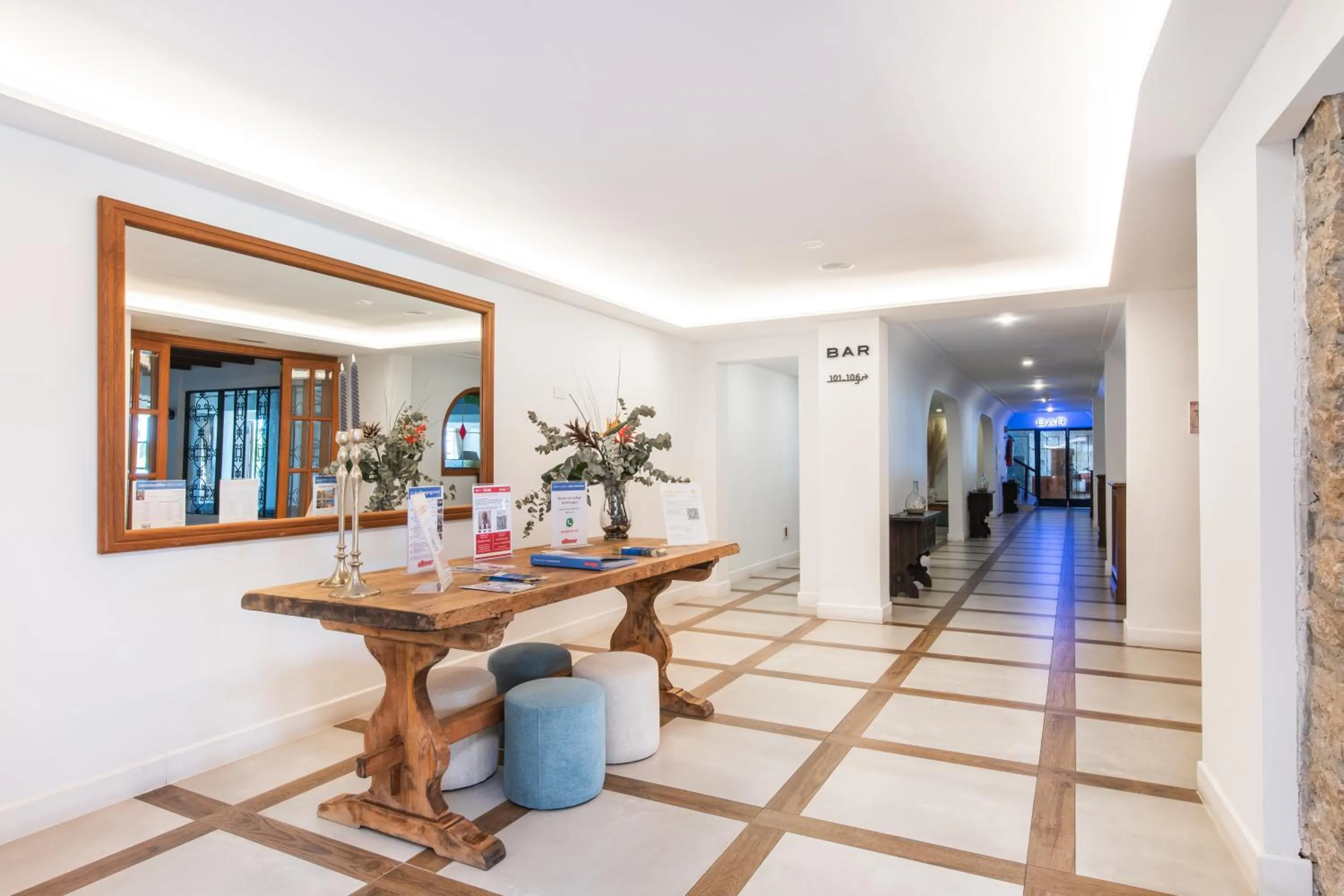 Decorative detail in Hotel Na Taconera