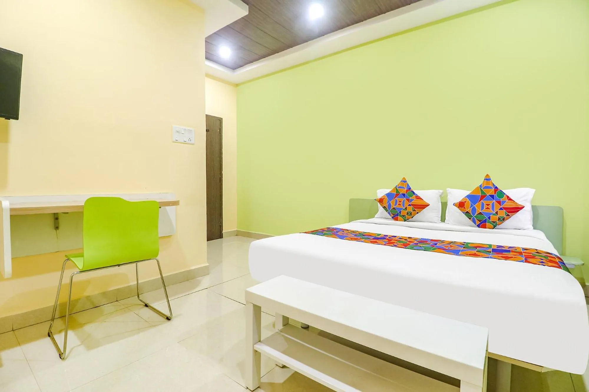 TV and multimedia, Bed in FabExpress Airport Stay Inn - Nr Hyderabad Airport