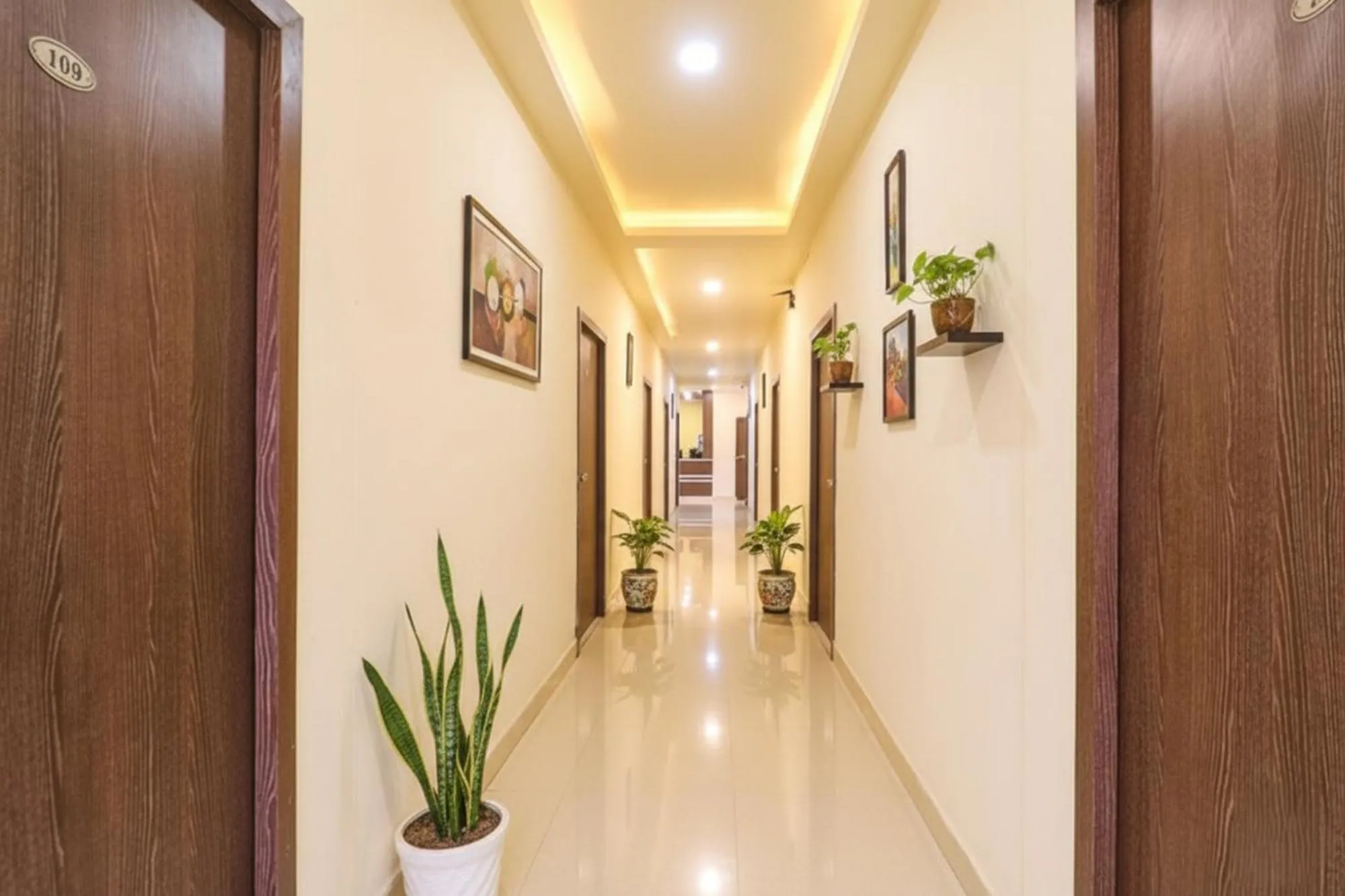 Lobby or reception in Via Airport Stay Inn