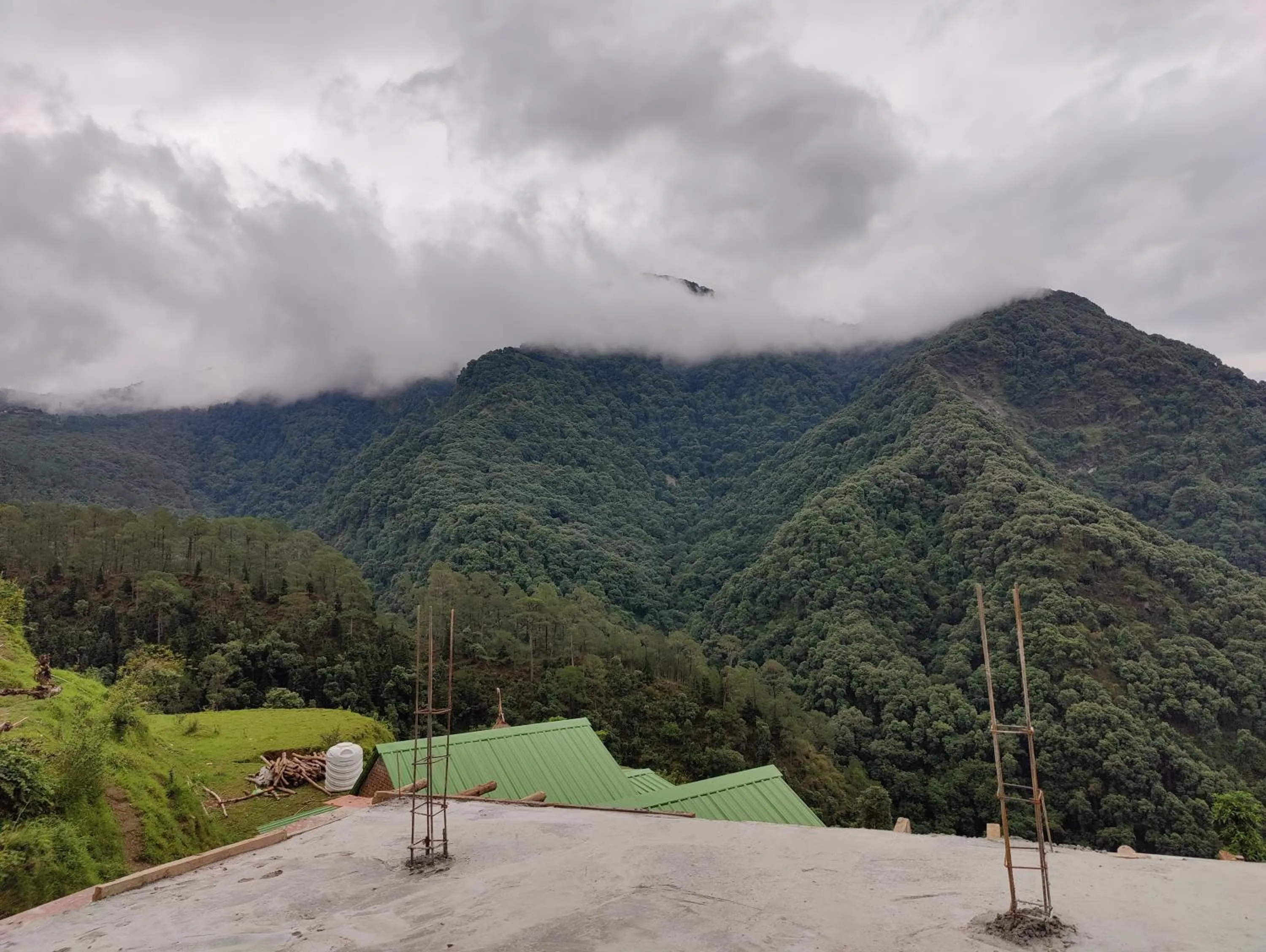 Day in LaSerene The Cottage - Pangoot