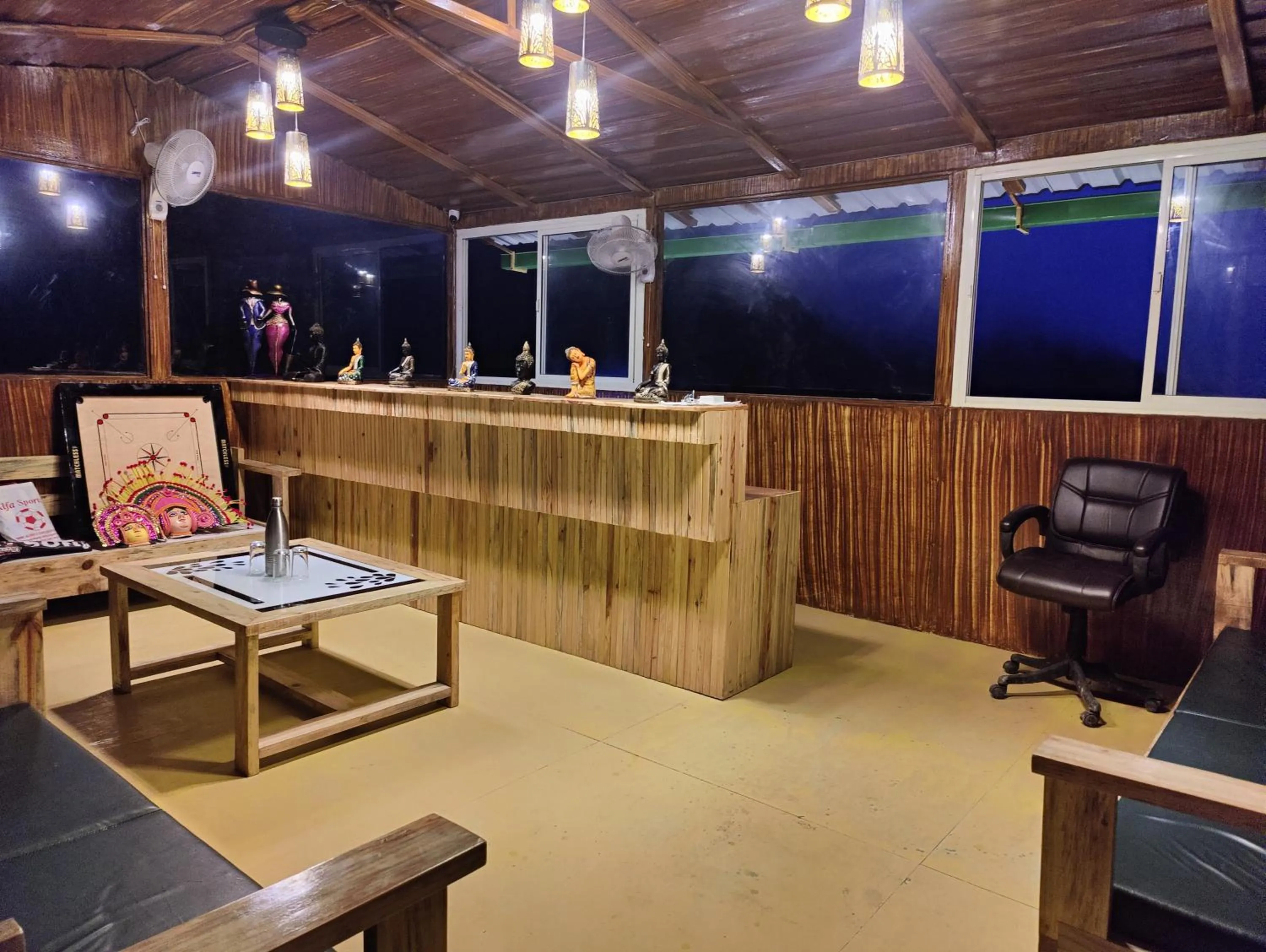 Seating area in LaSerene The Cottage - Pangoot