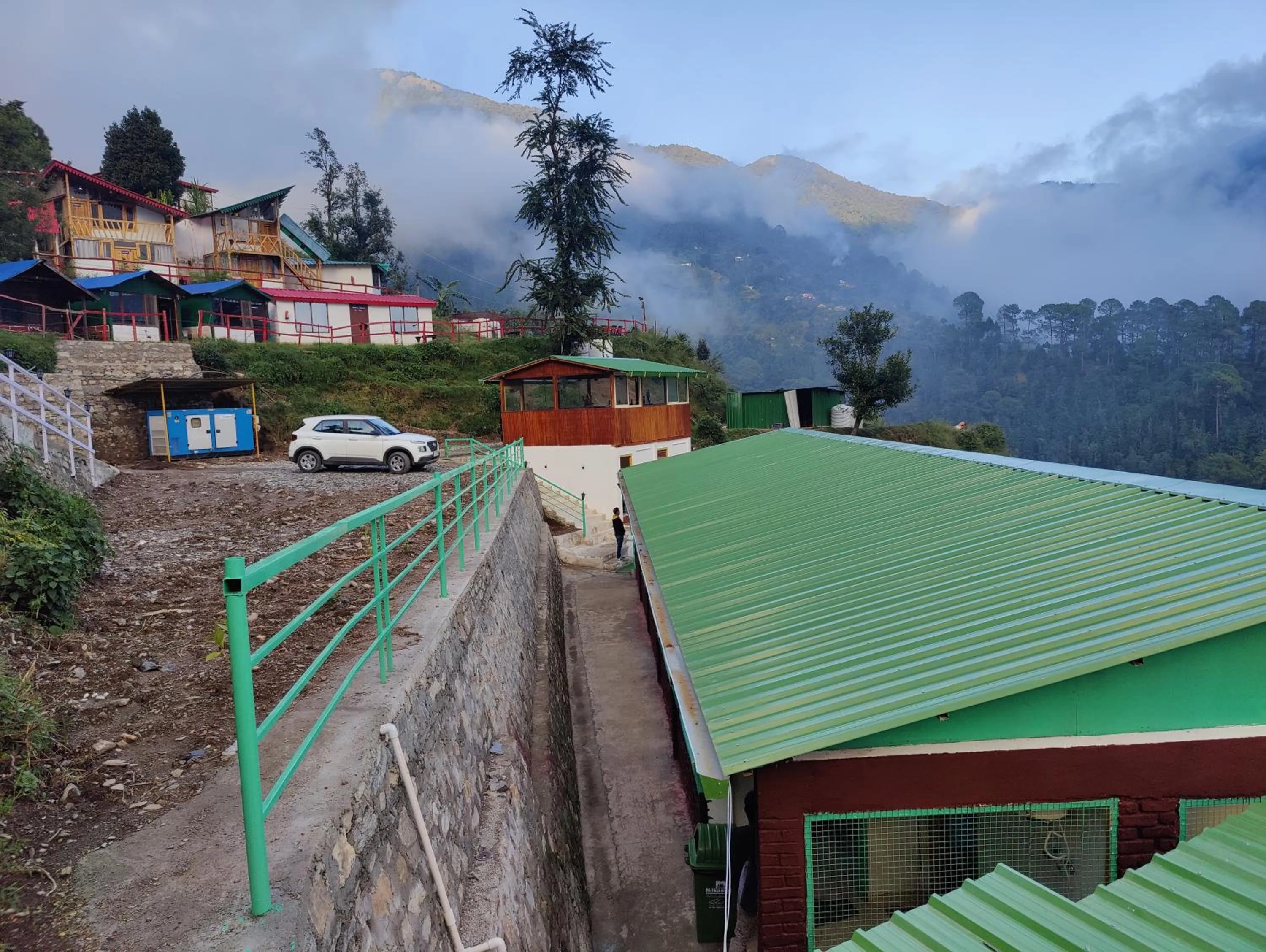 Property building in LaSerene The Cottage - Pangoot