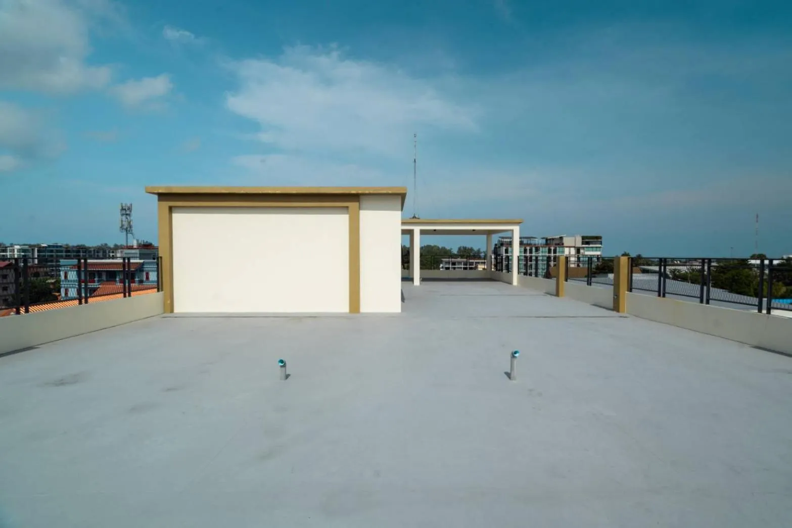 Windsurfing in Terminal 58 Airport