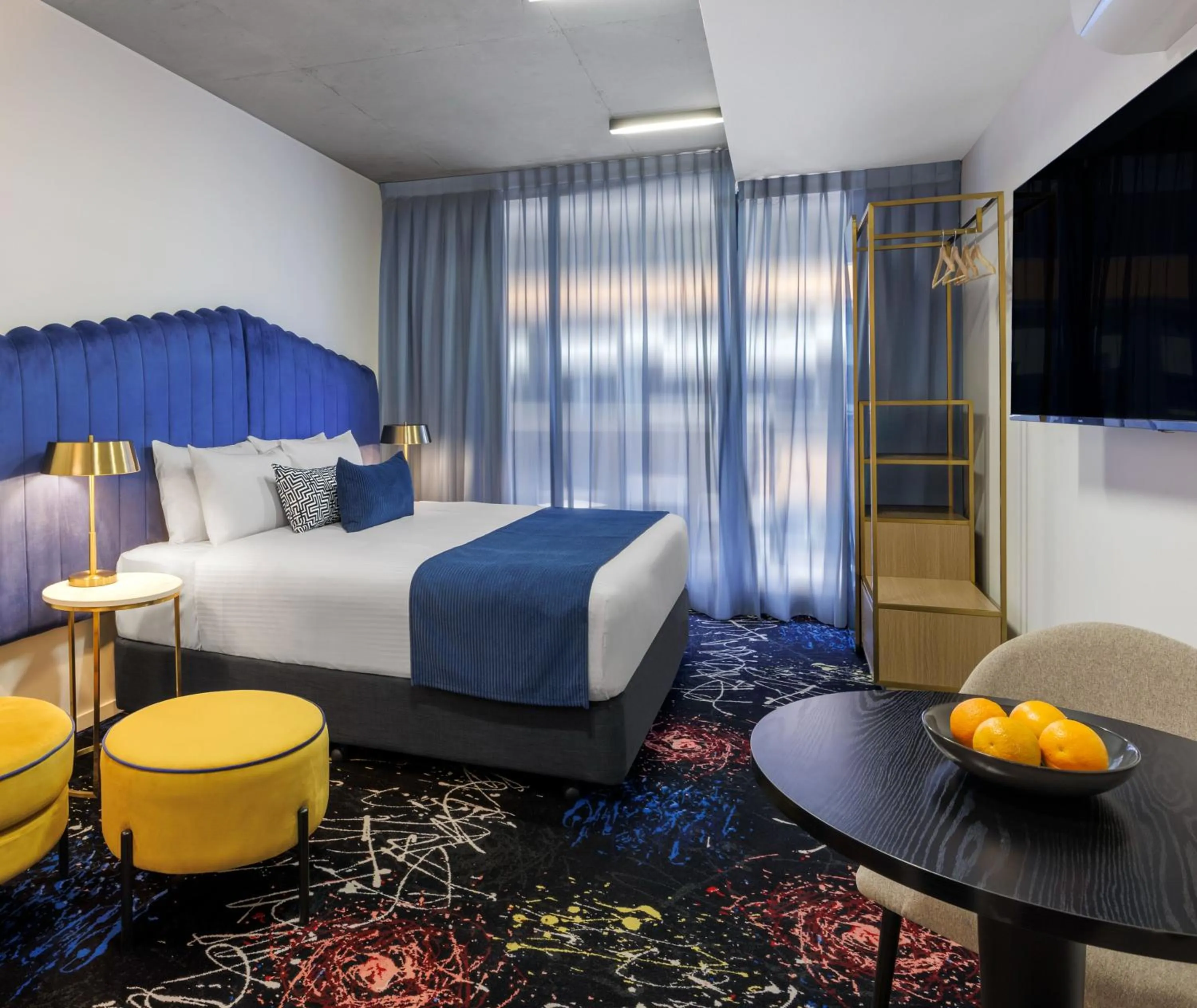 Bed in Oaks Melbourne St Kilda Road Hotel