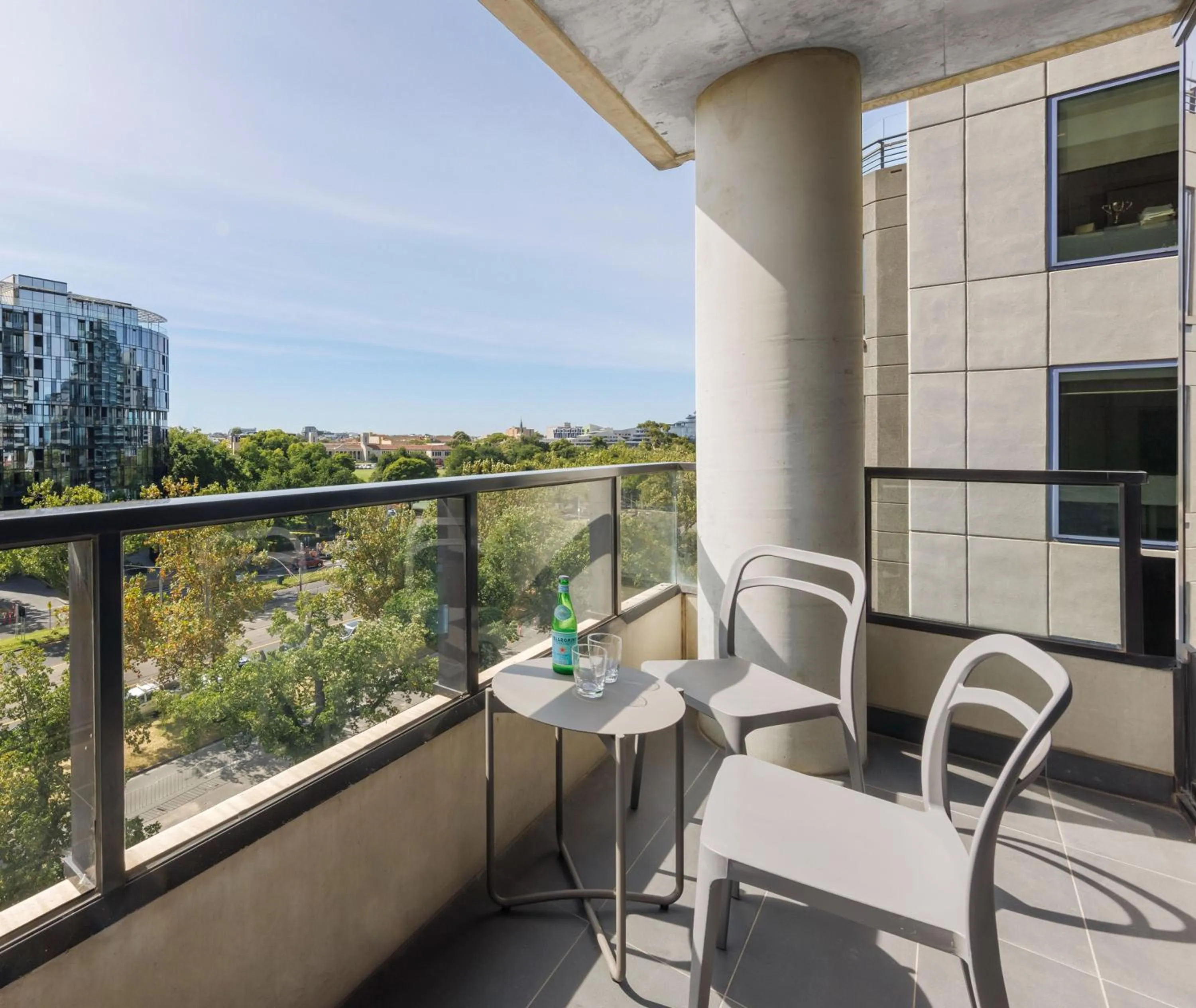 Balcony/Terrace in Oaks Melbourne St Kilda Road Hotel