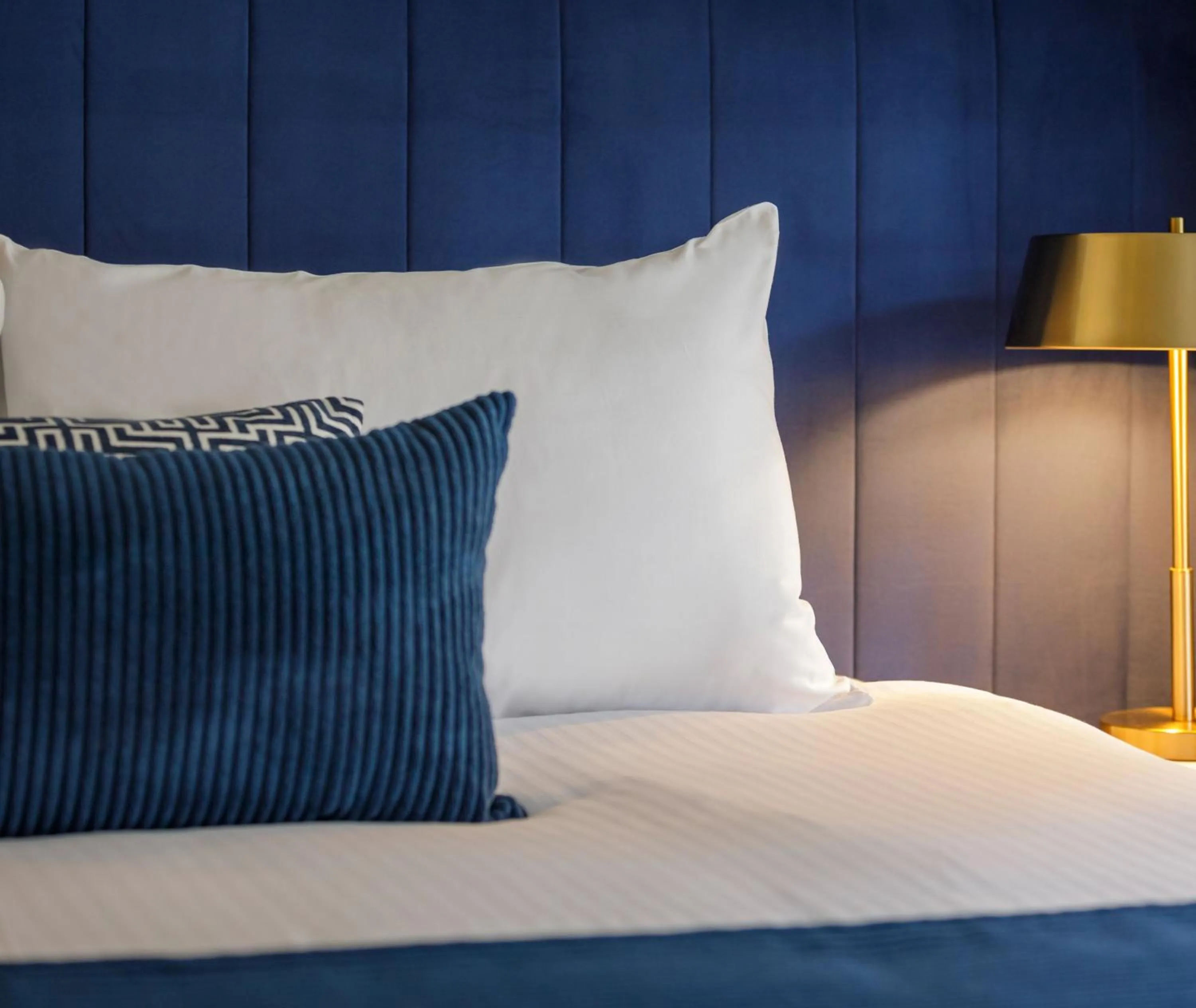 Bed in Oaks Melbourne St Kilda Road Hotel