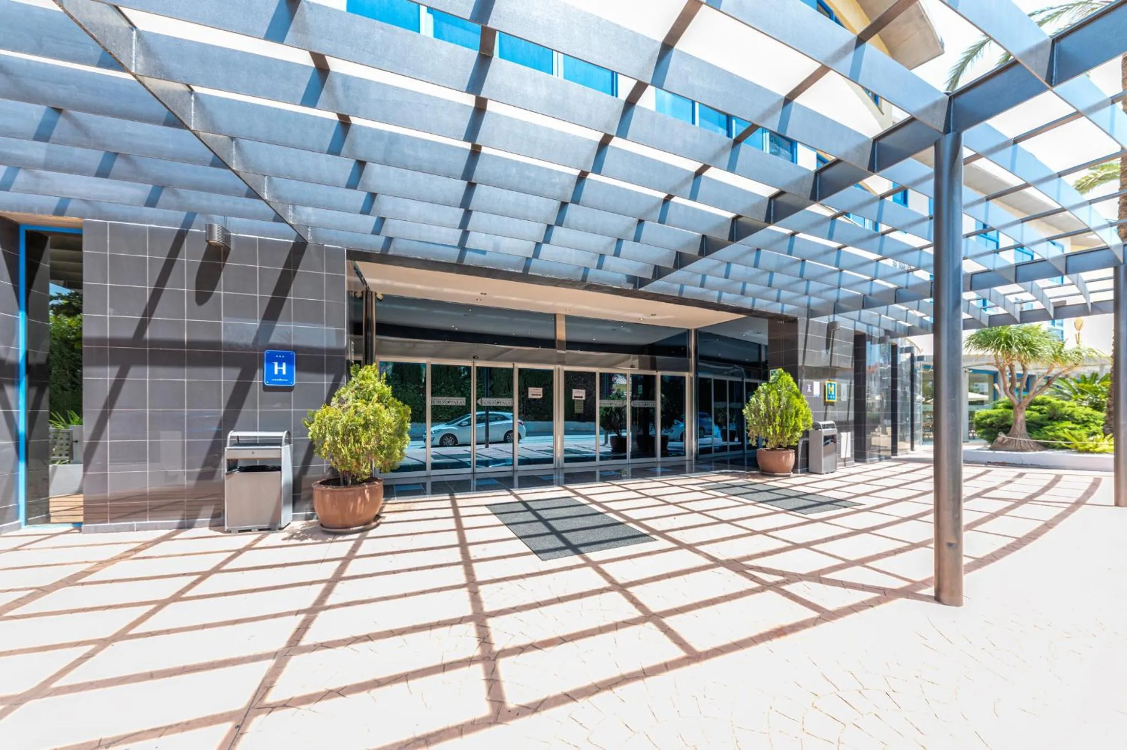 Property building in Hotel Rober Palas