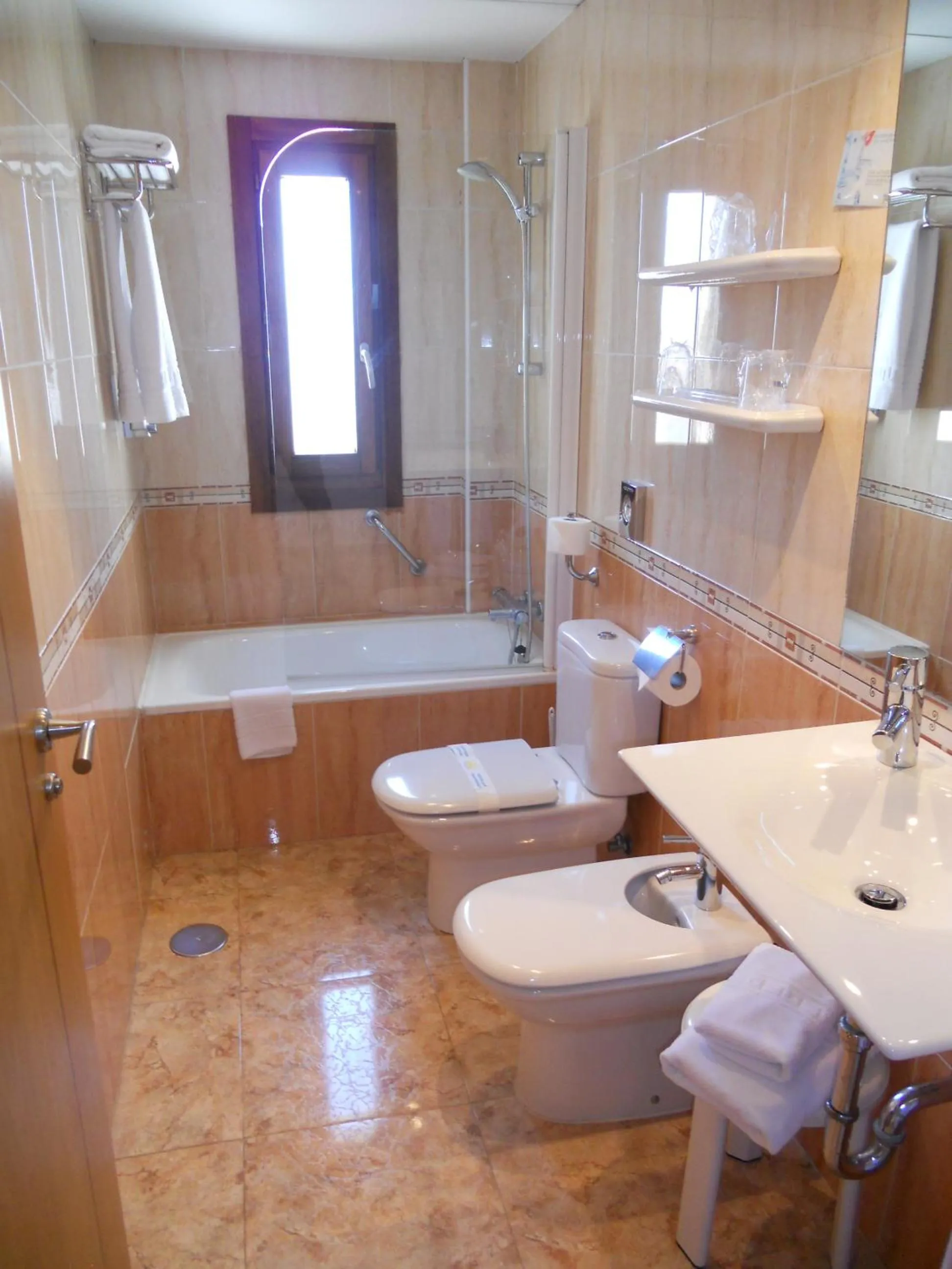 Bathroom in Hotel Monarque Costa Narejos