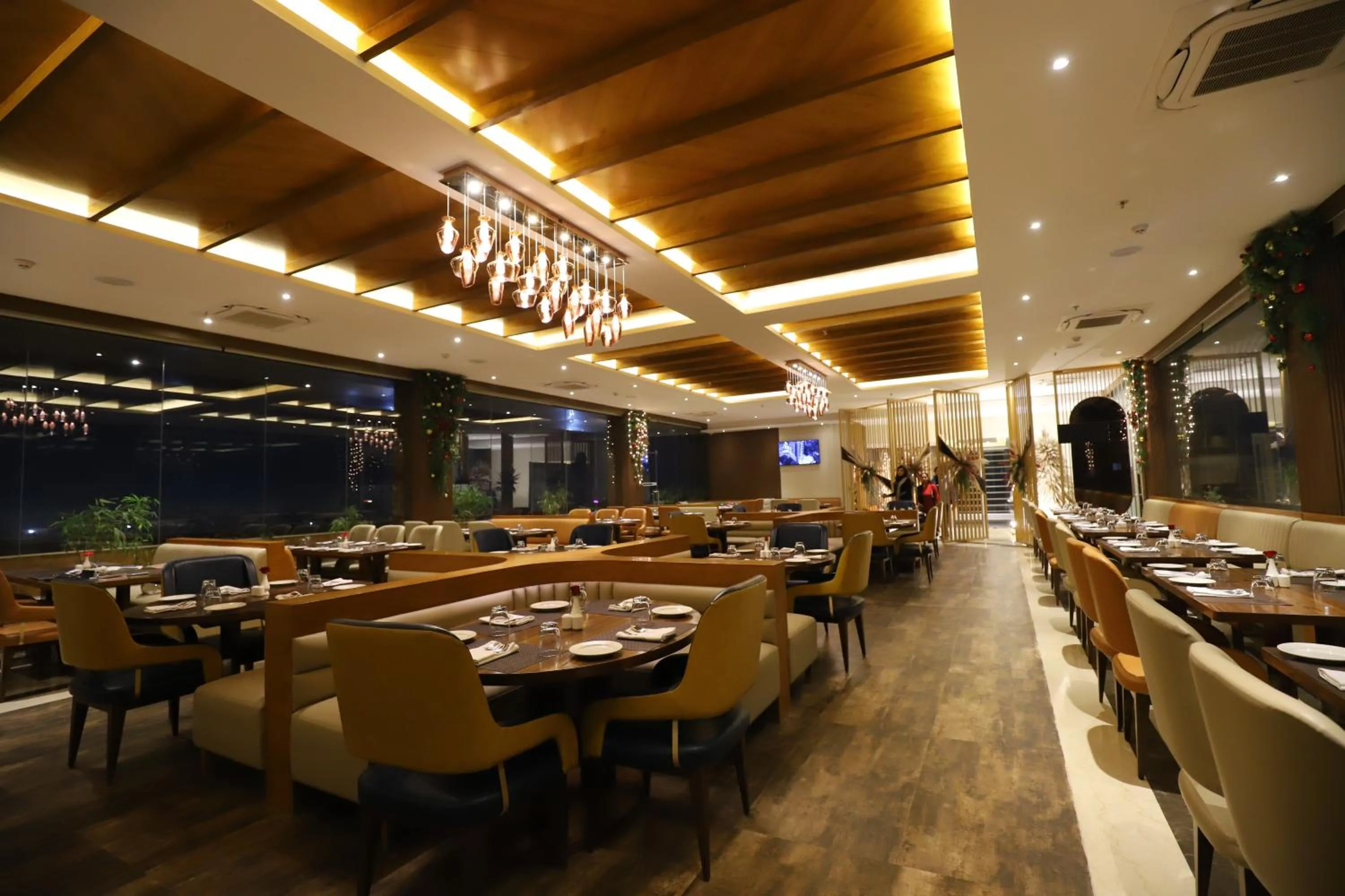 Restaurant/places to eat in The Pristine Hotel