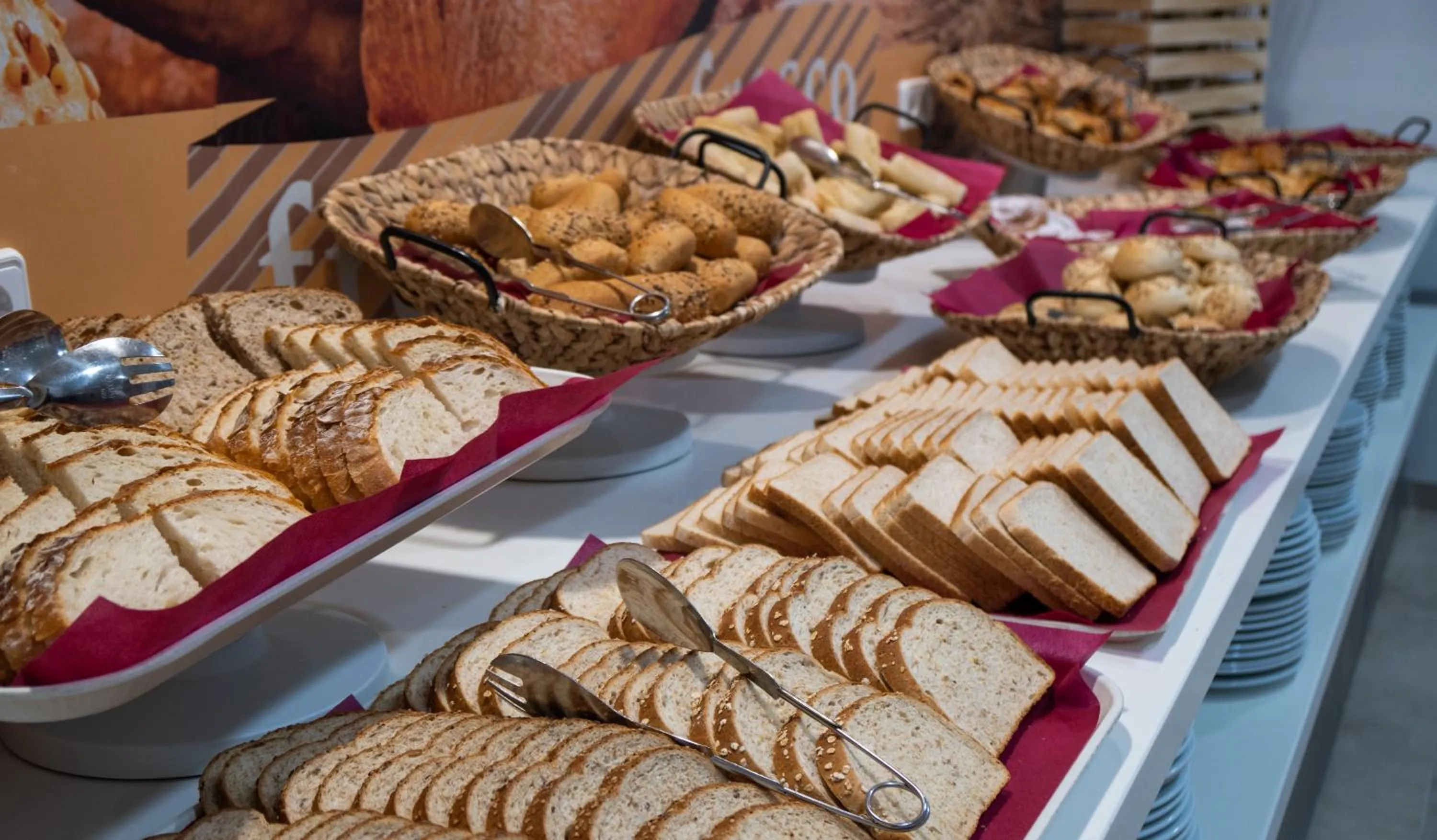 Restaurant/places to eat in Medplaya Hotel Rio Park