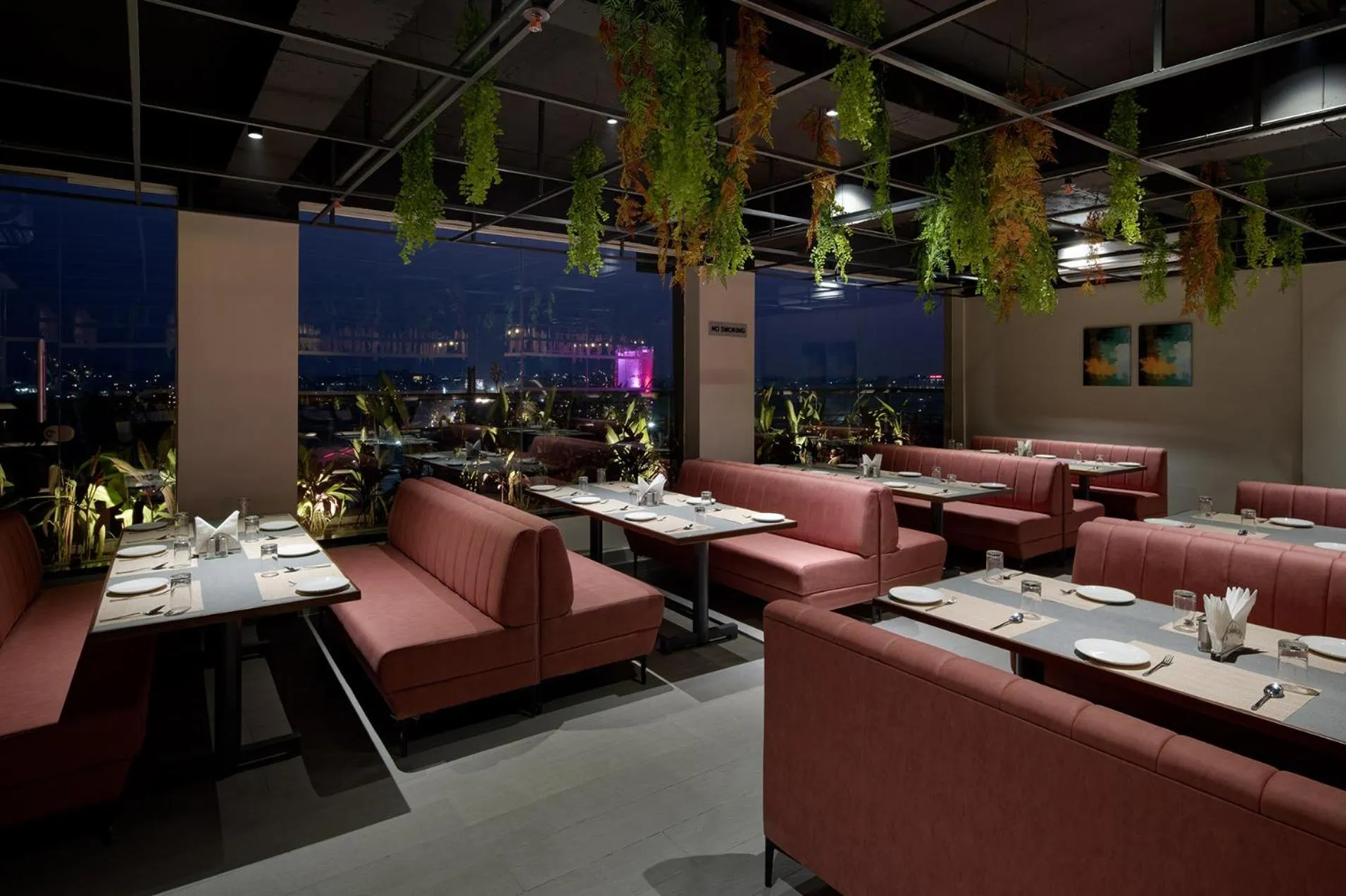 Restaurant/places to eat in Hotel Akruti, Nanded