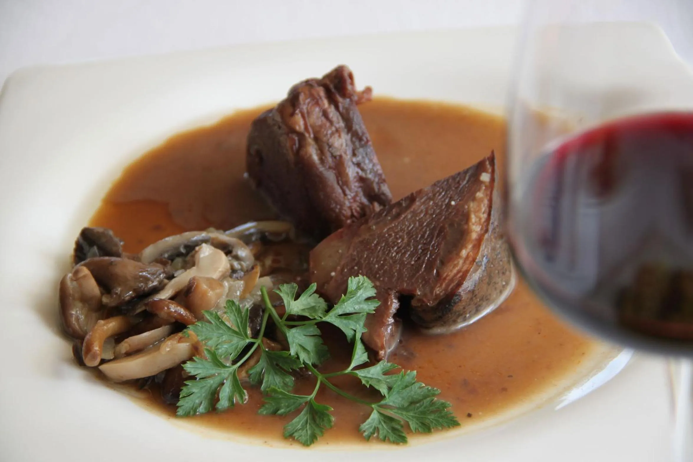 Restaurant/places to eat in Villa Mencia