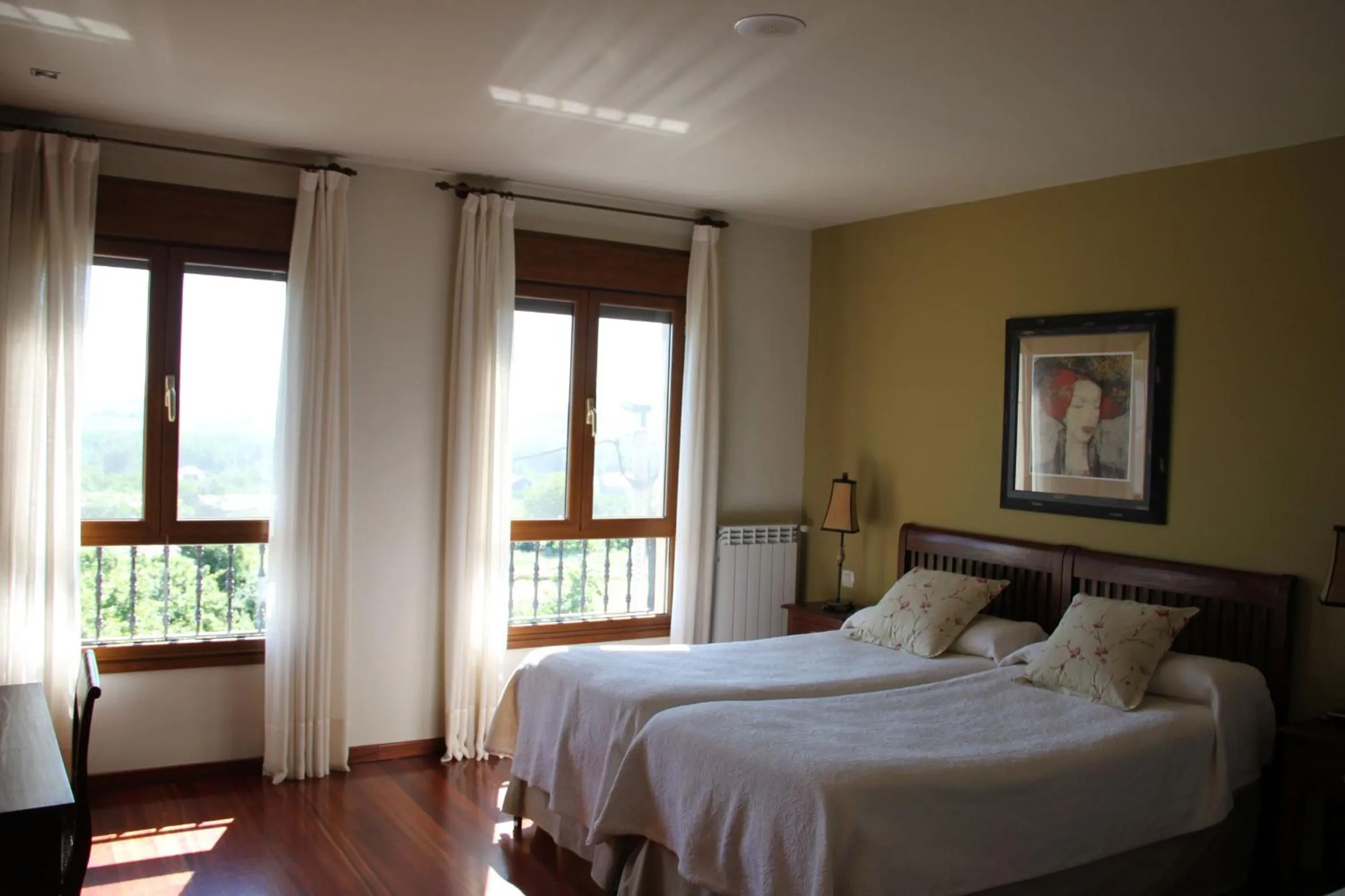 Photo of the whole room in Villa Mencia