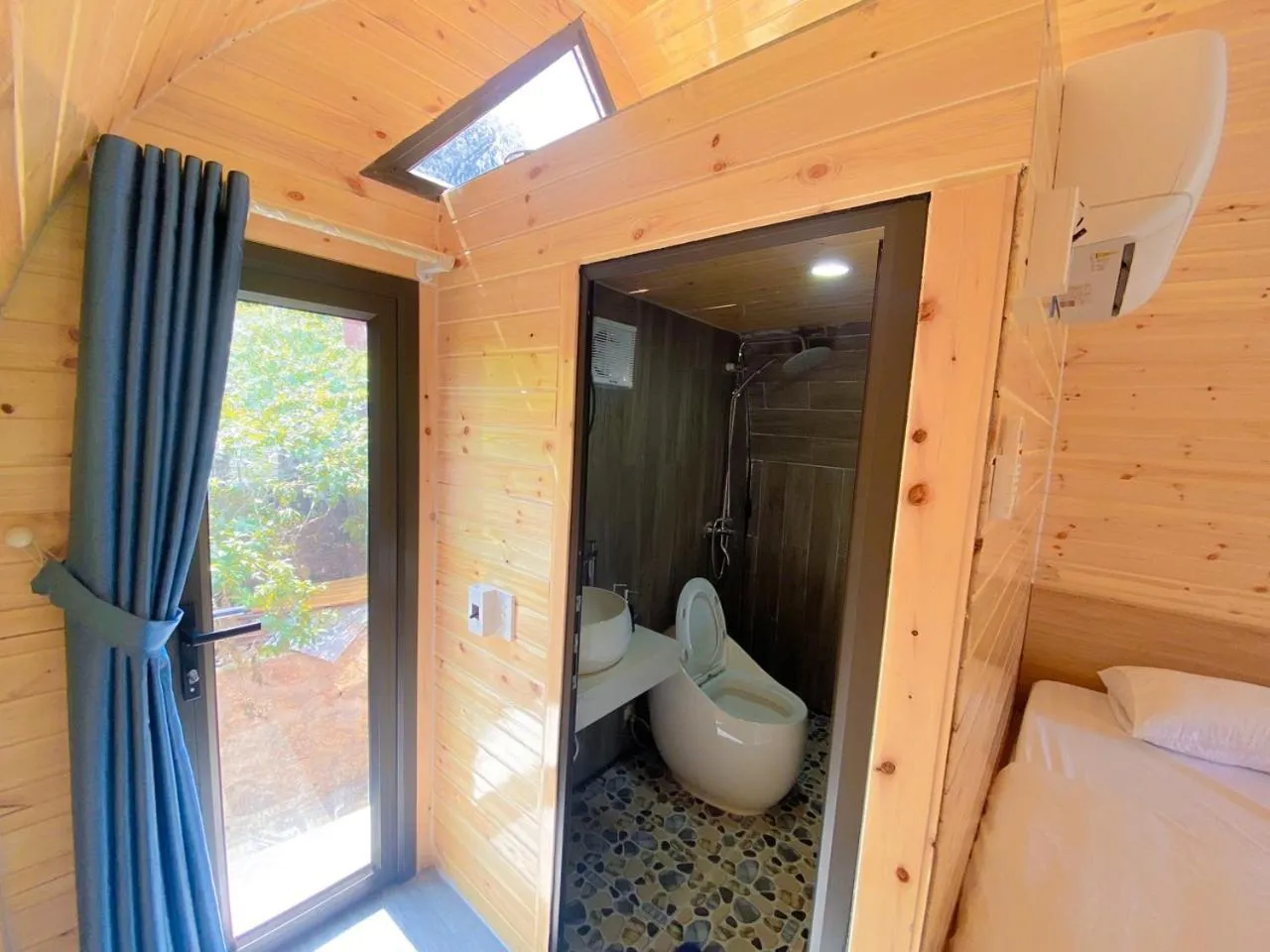 Toilet in Plum Homestay Đồng Văn