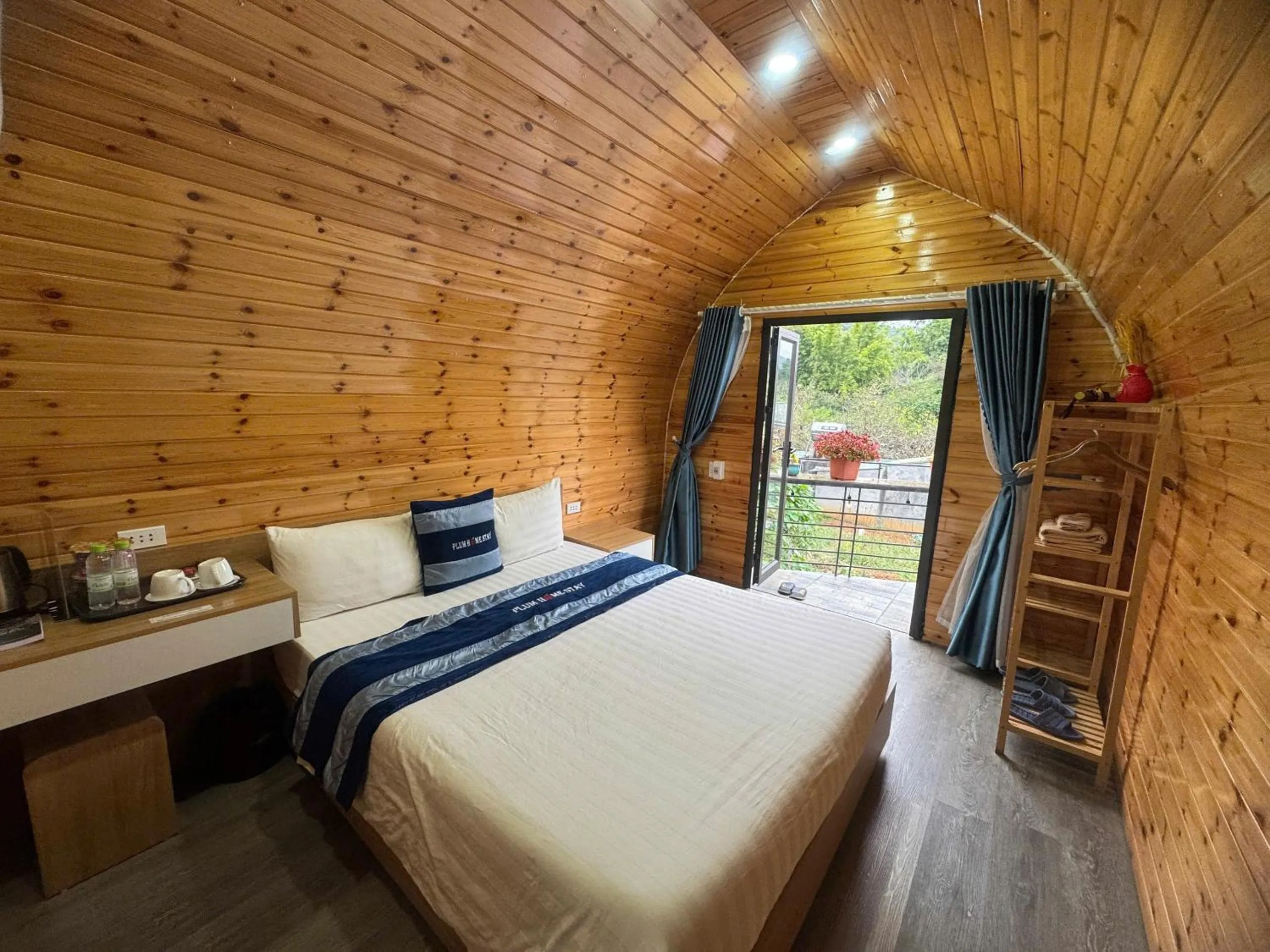 Property building, Bed in Plum Homestay Đồng Văn