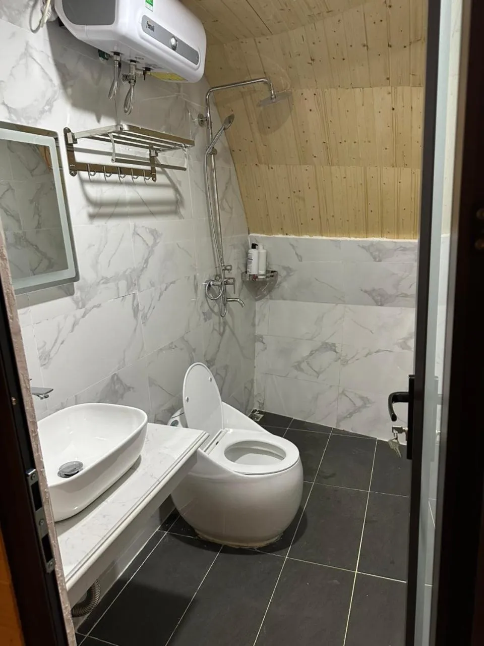 Shower in Plum Homestay Đồng Văn