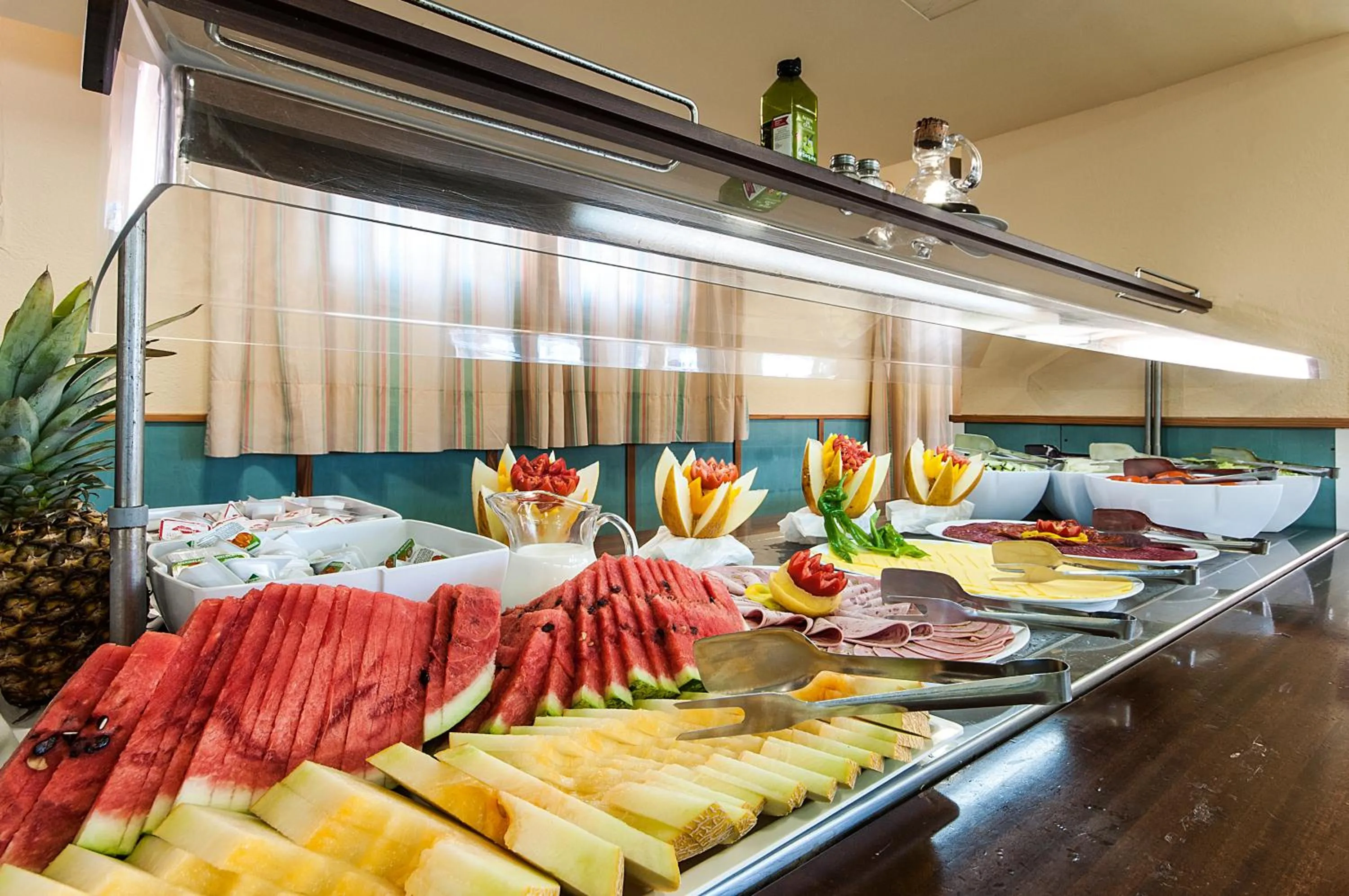 Restaurant/places to eat in HYB Eurocalas