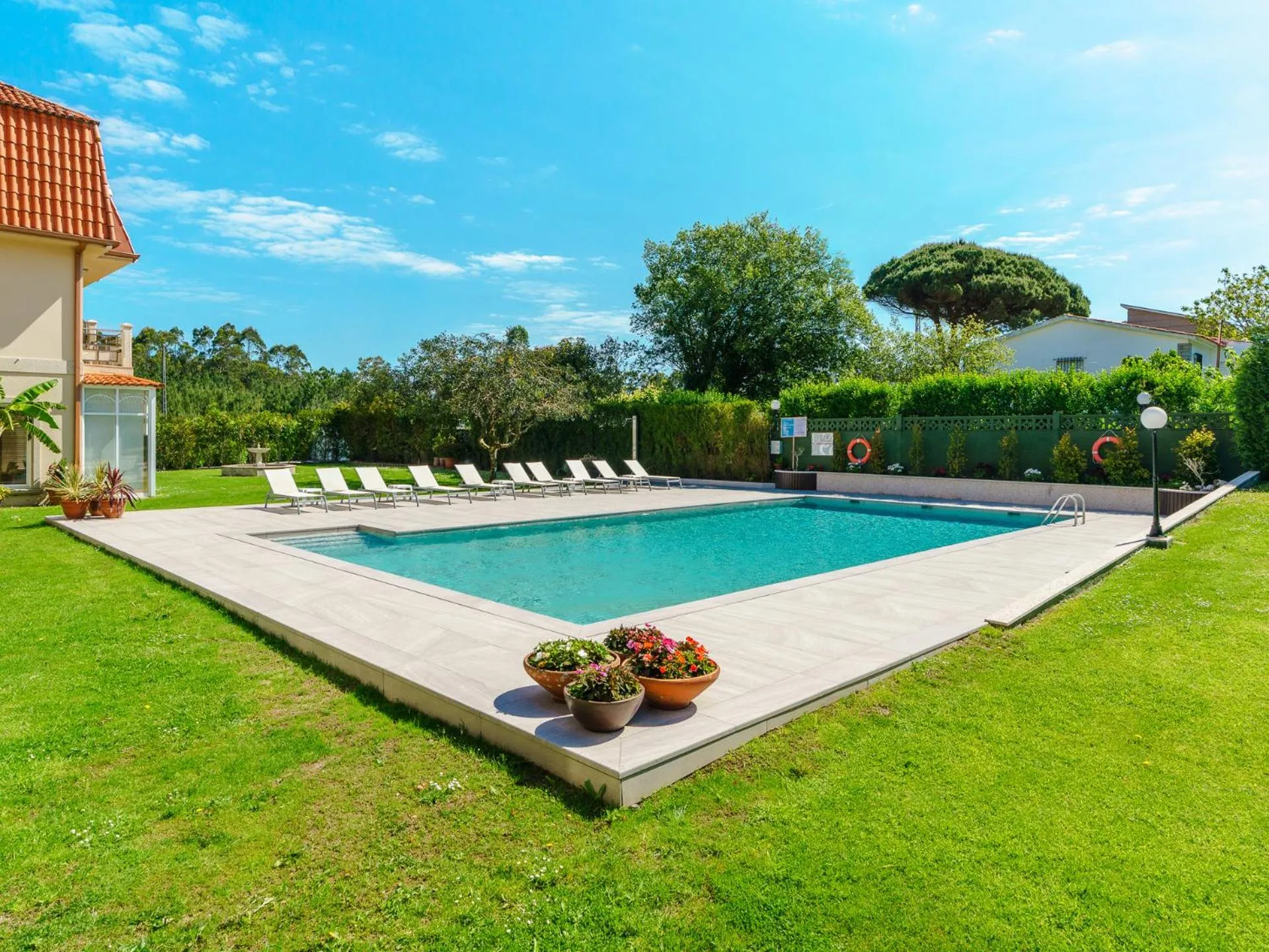Swimming pool in Hotel Spa Atlántico San Vicente do Mar