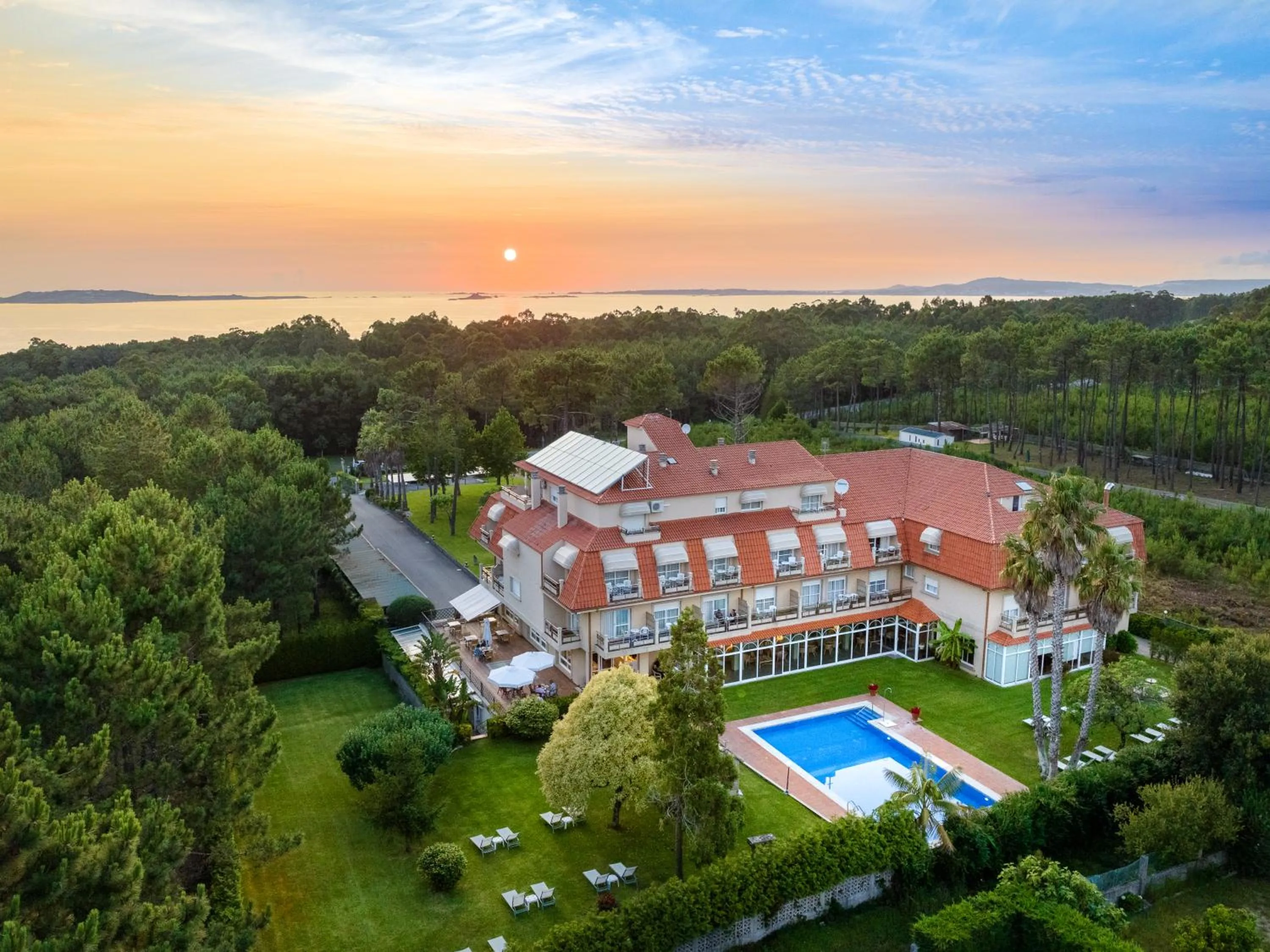 Property building in Hotel Spa Atlántico San Vicente do Mar