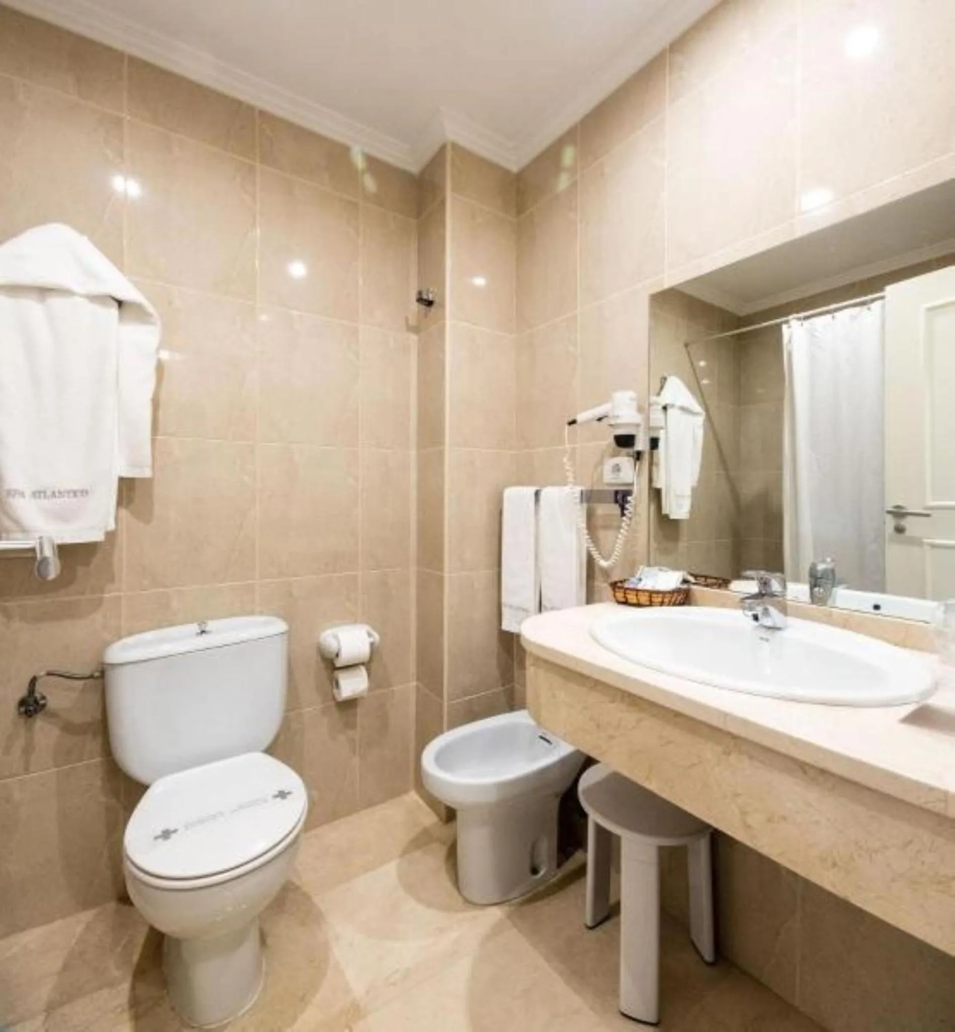 Bathroom in Hotel Spa Atlántico San Vicente do Mar