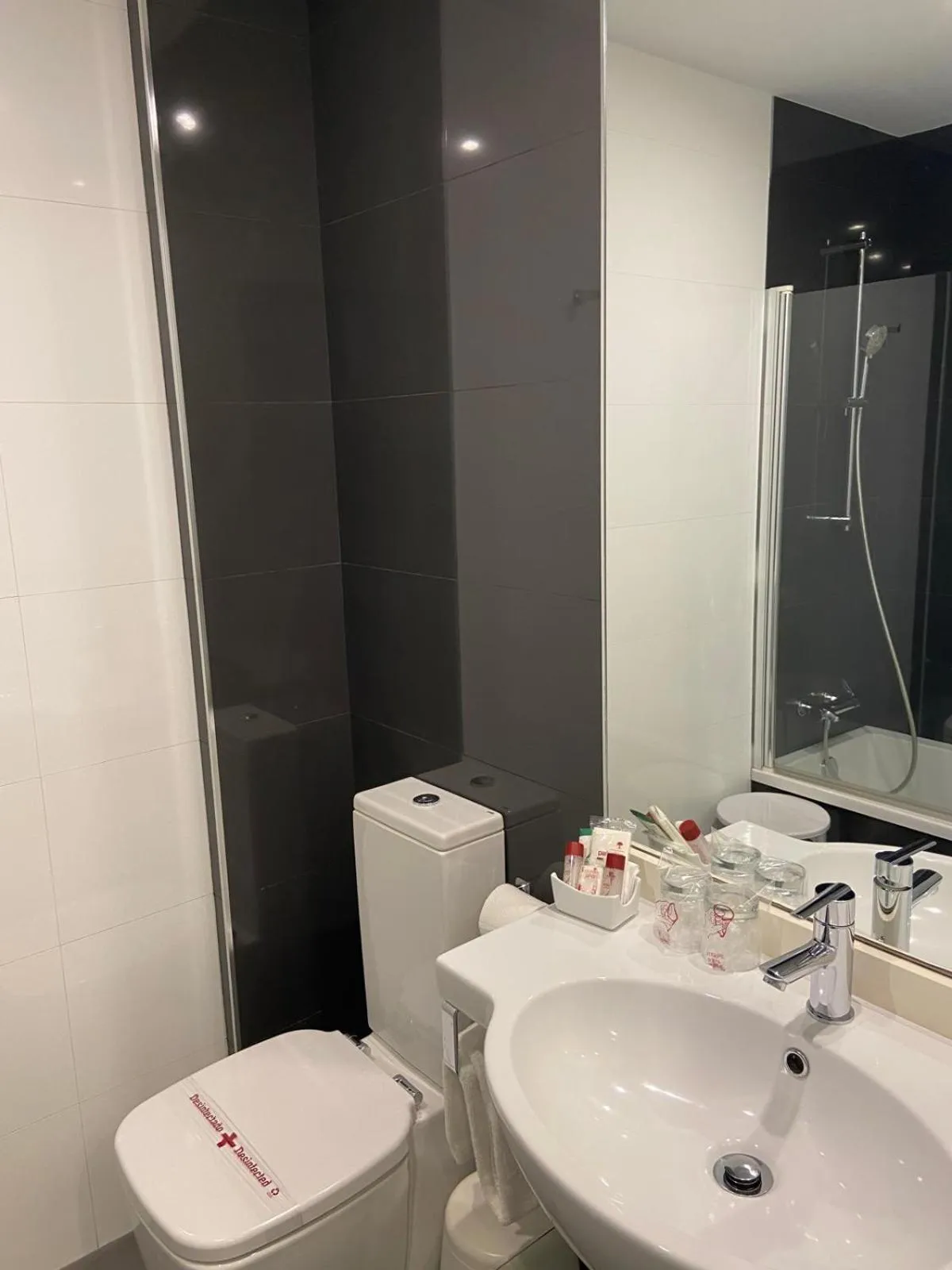 Bathroom in Hotel Spa Atlántico San Vicente do Mar