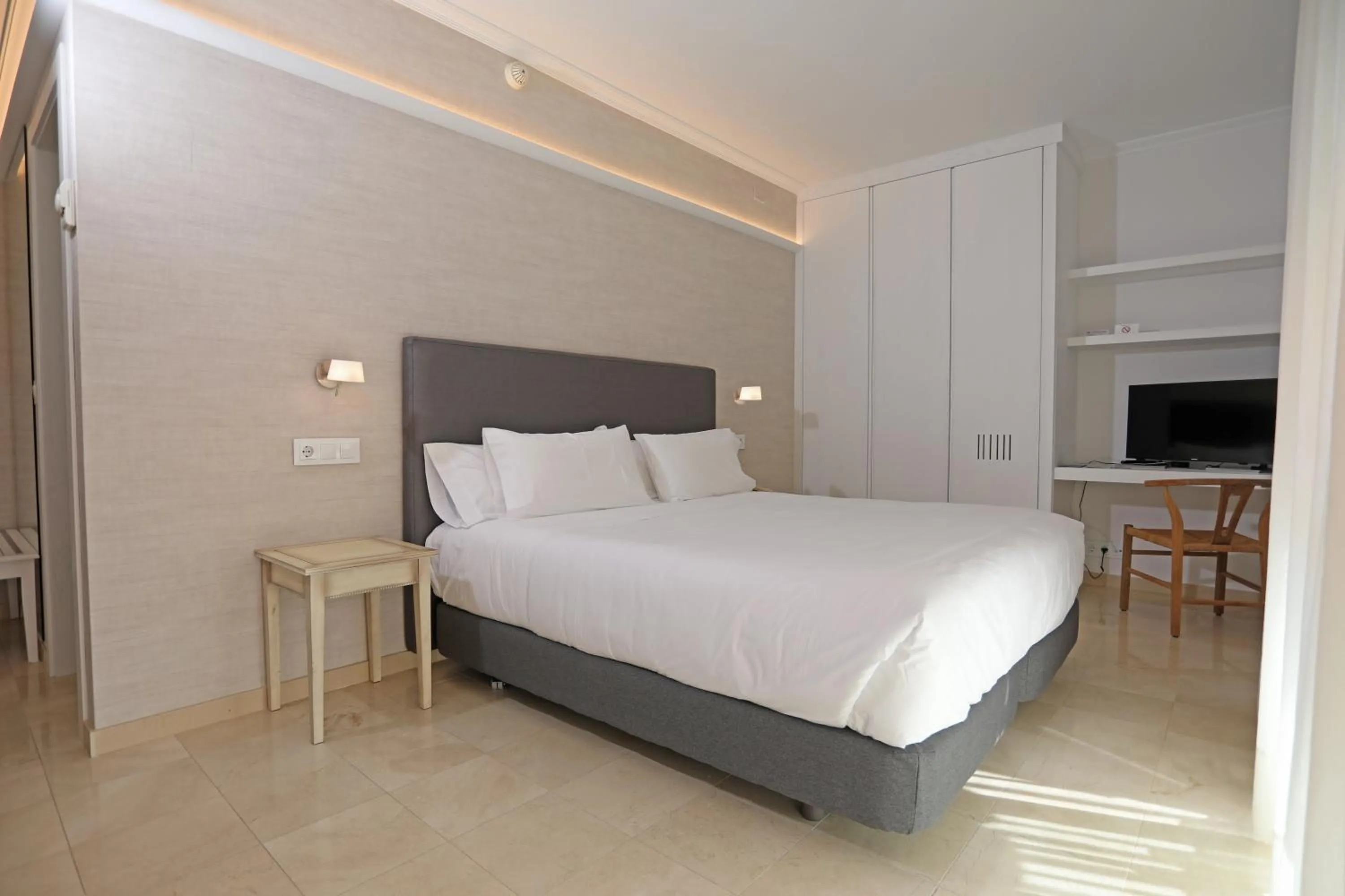 Bed in Hotel Spa Atlántico San Vicente do Mar