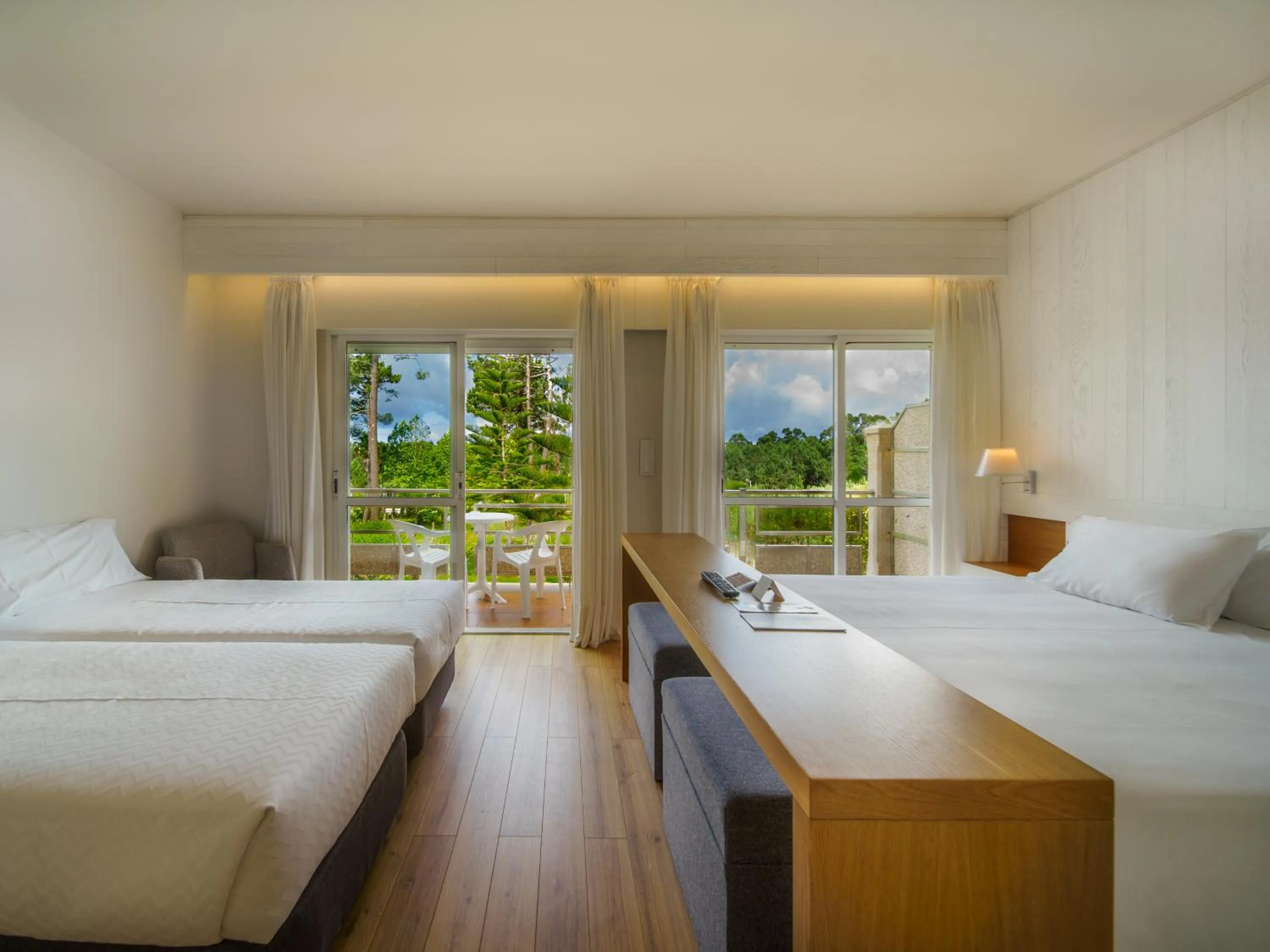 Photo of the whole room, Bed in Hotel Spa Atlántico San Vicente do Mar