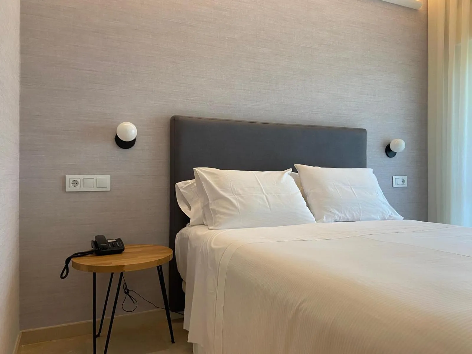 Photo of the whole room, Bed in Hotel Spa Atlántico San Vicente do Mar