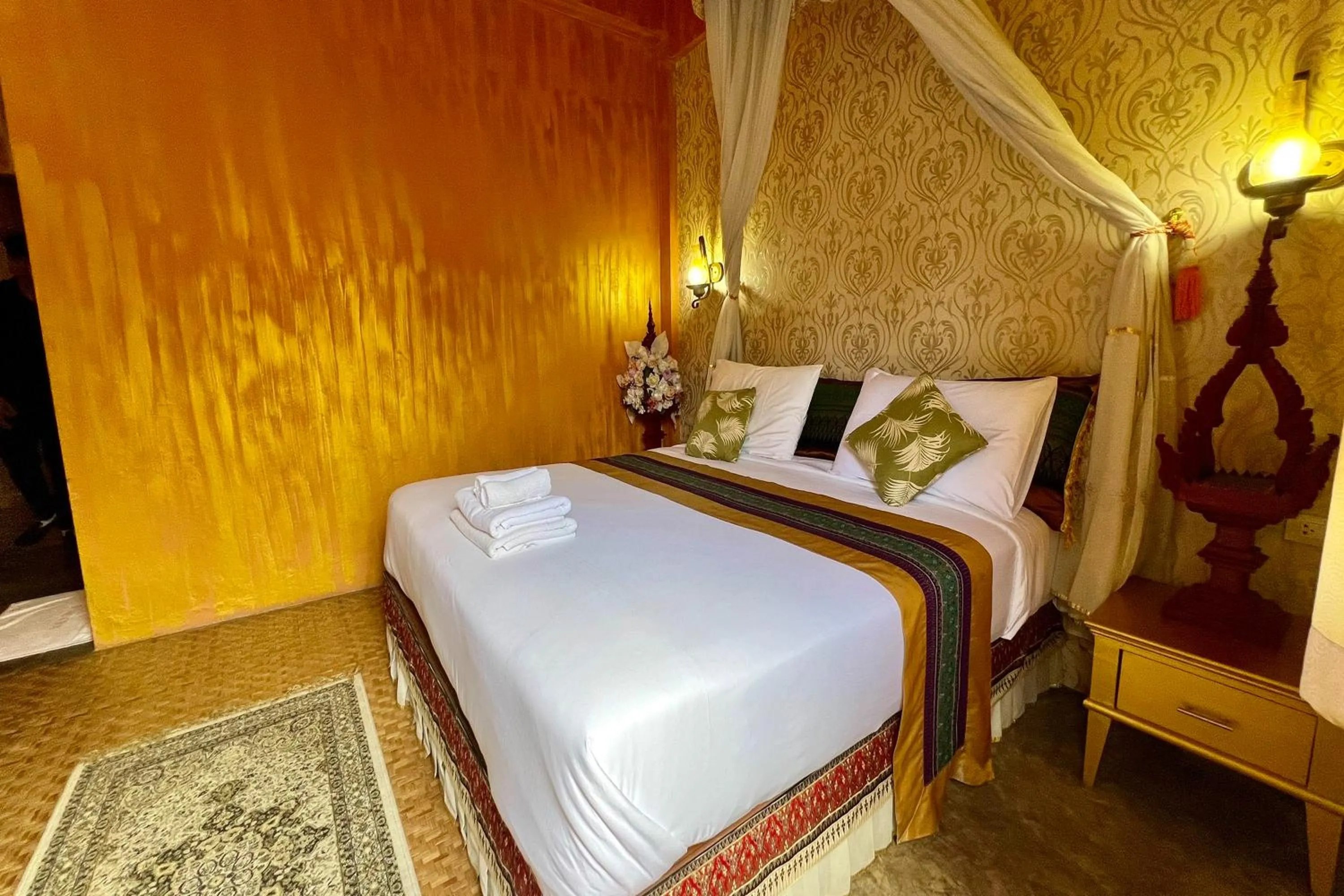 Bed in Amethyst Hotel Chiang Mai