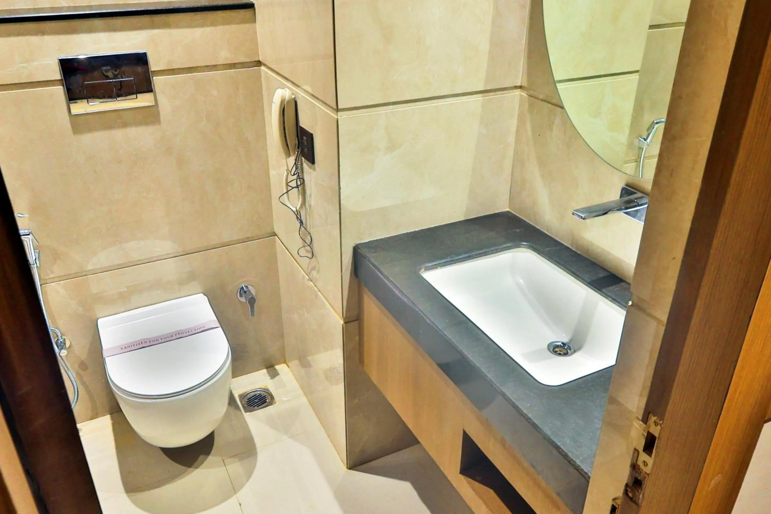 Bathroom in Hotel Kant Palace