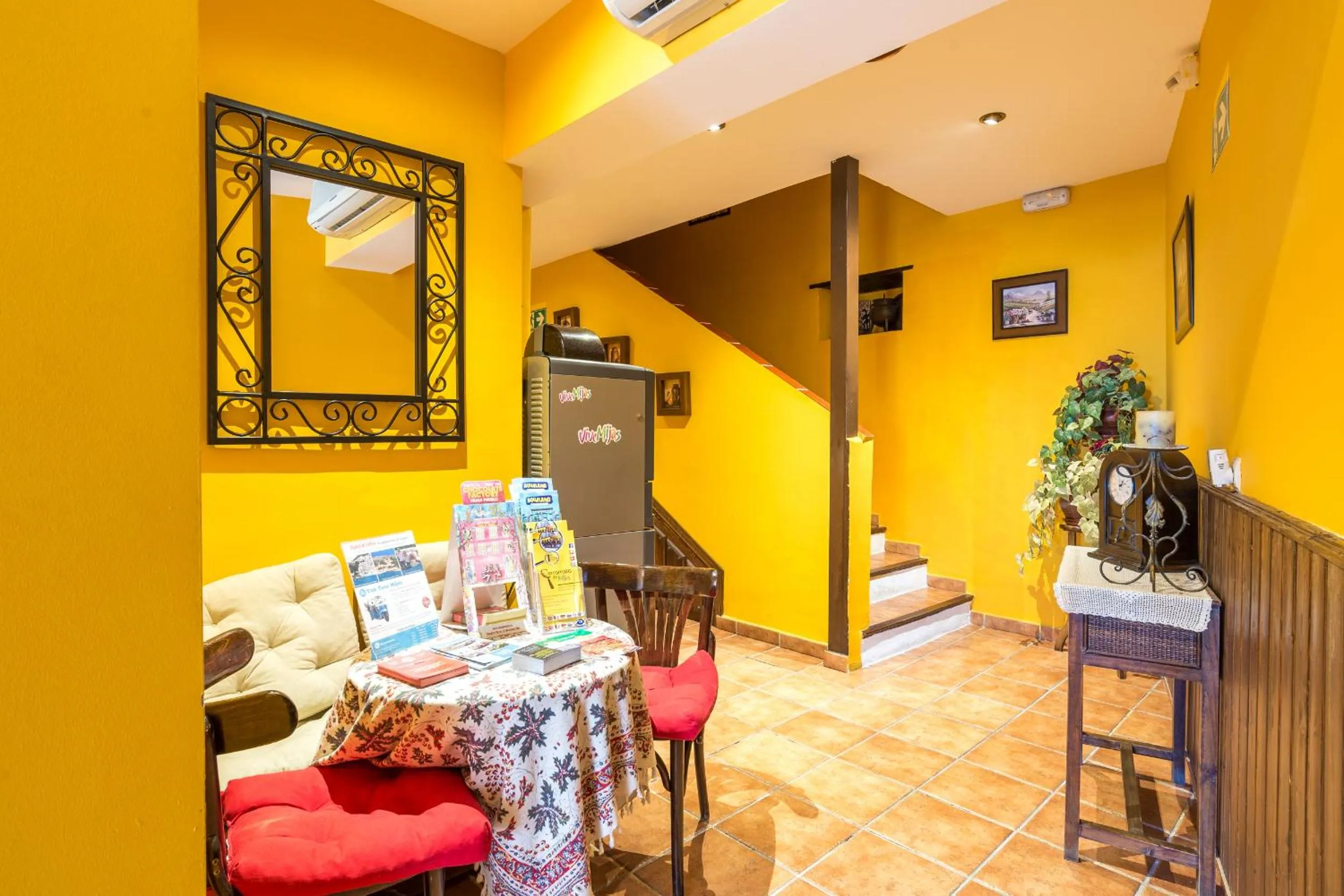 Lobby or reception in Hostal El Escudo de Mijas