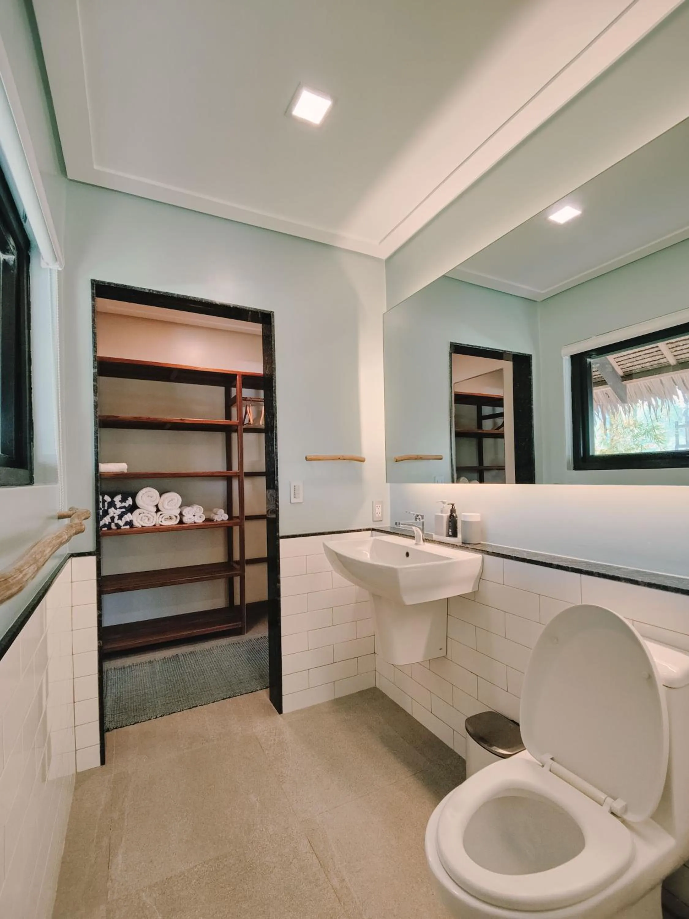 Bathroom, Bed in Kaimana Resort Siargao