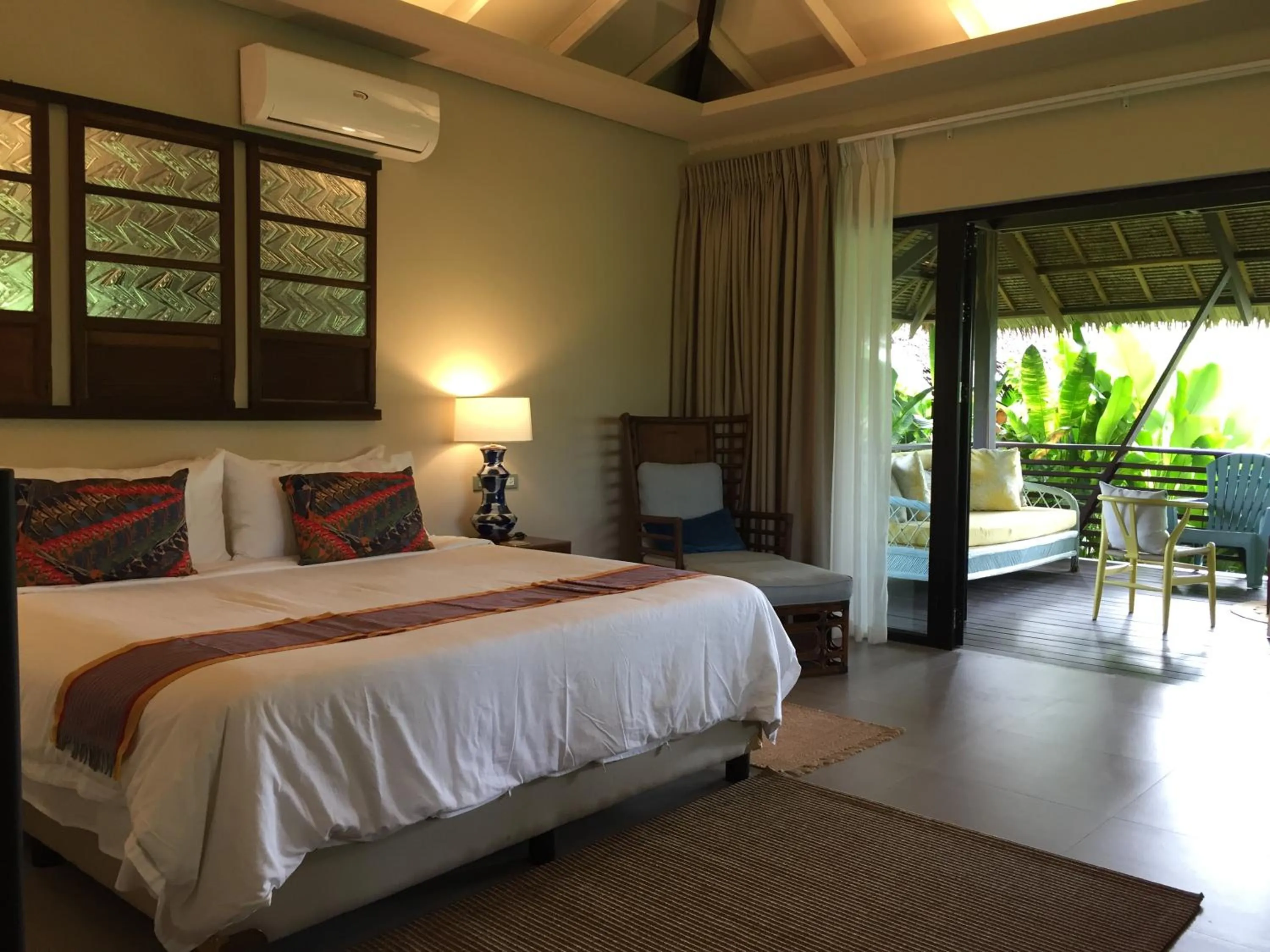 Bed in Kaimana Resort Siargao