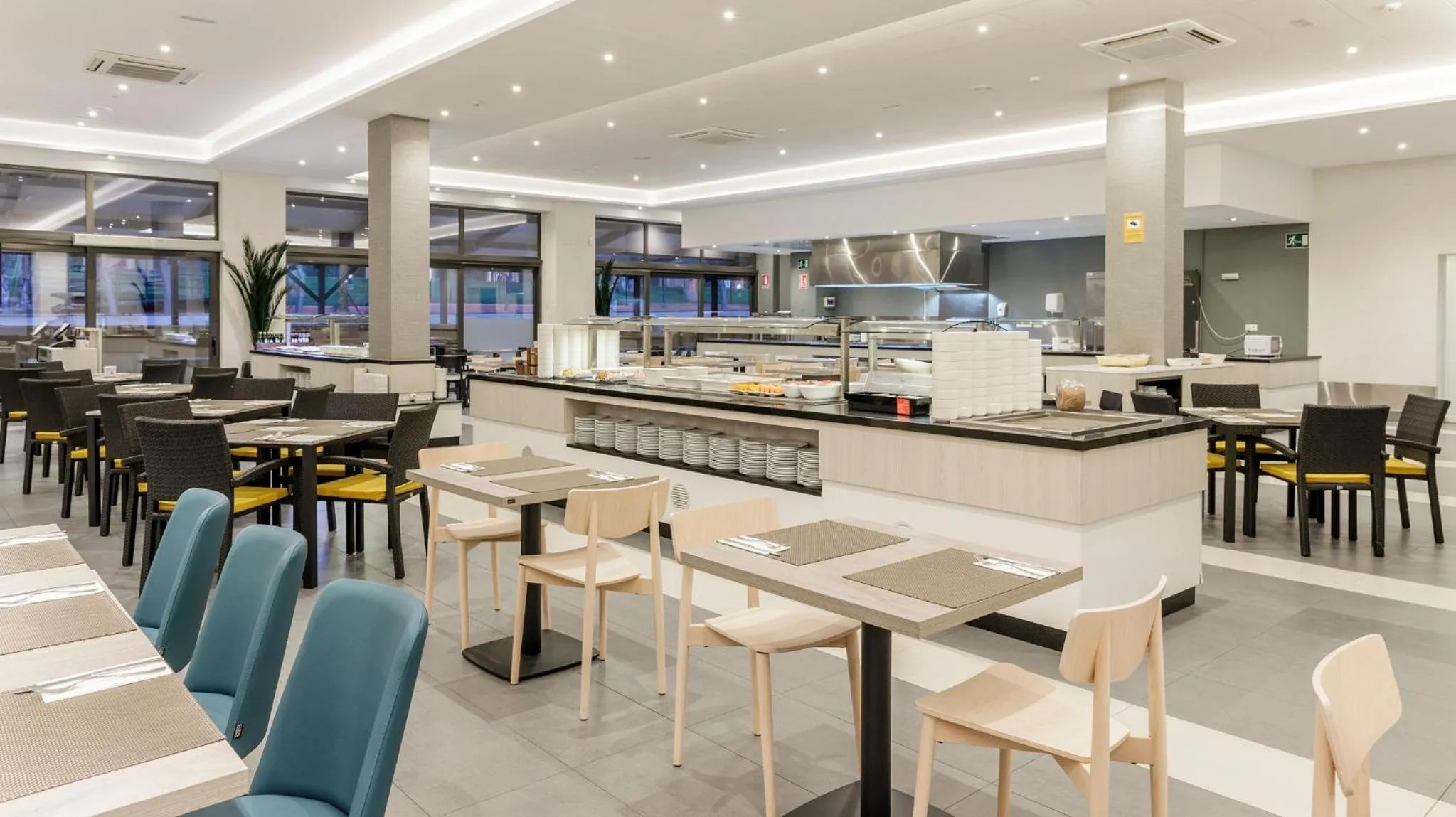 Restaurant/places to eat in Ilunion Sancti Petri