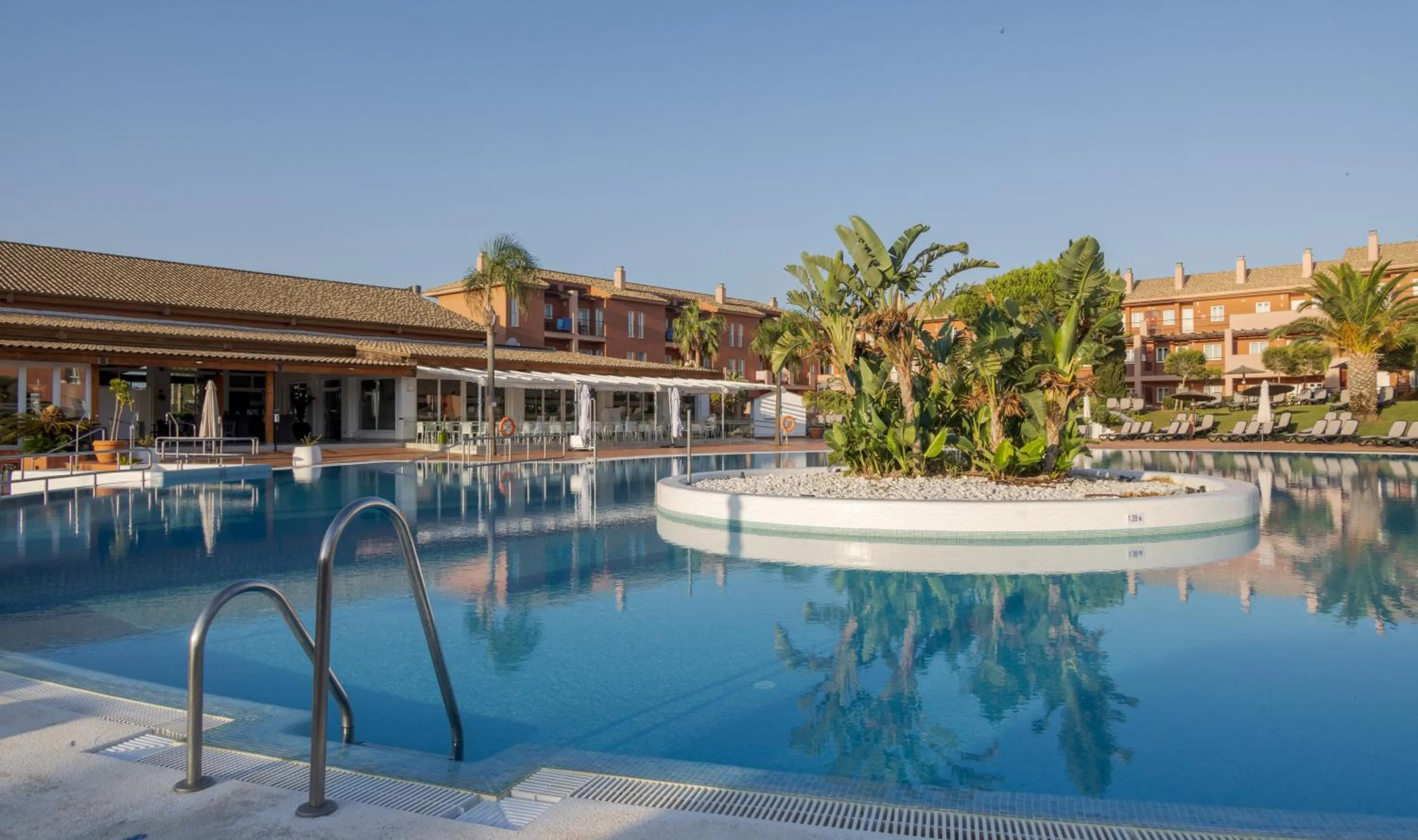 Swimming pool in Ilunion Sancti Petri