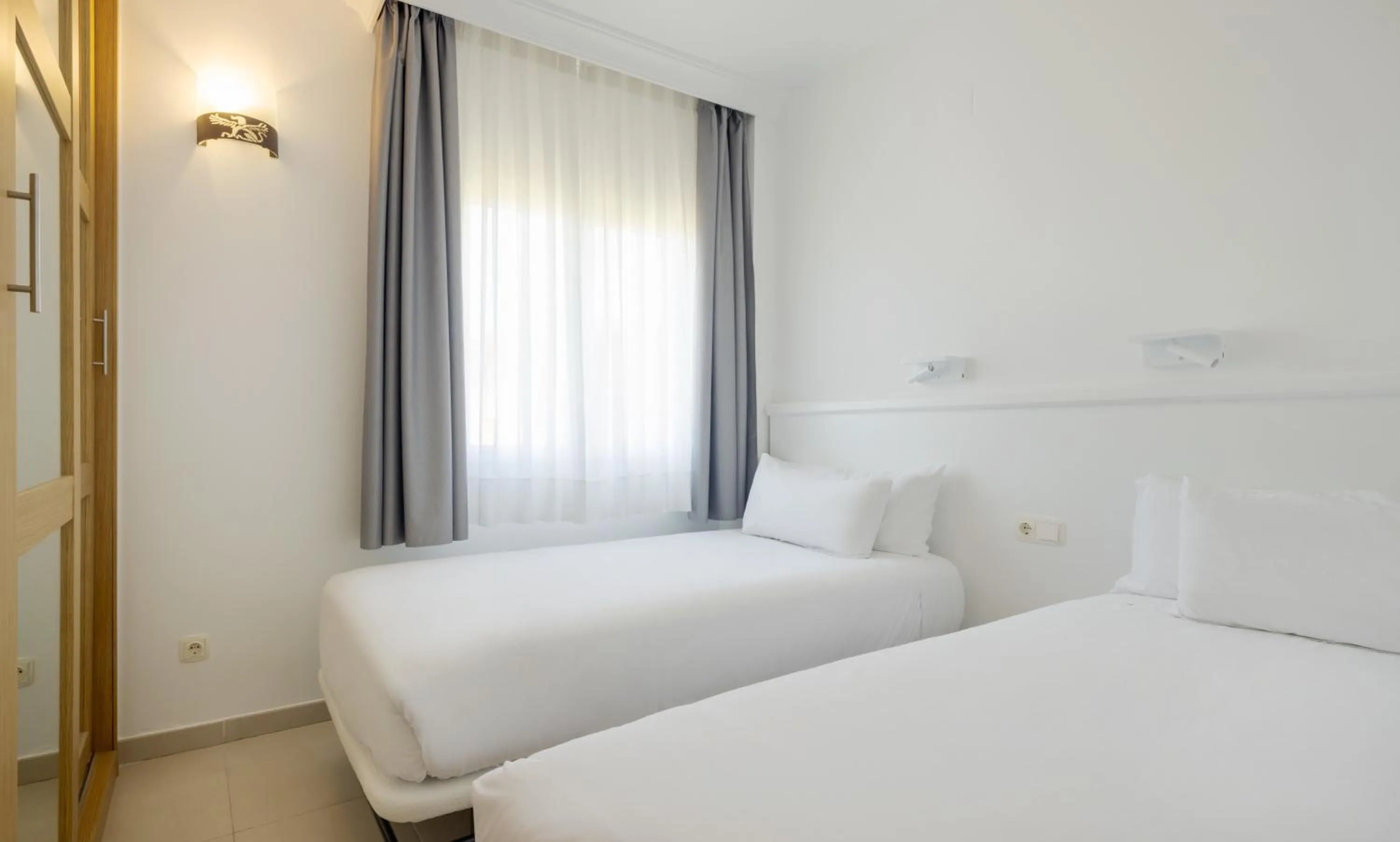 Bedroom, Bed in Ilunion Sancti Petri