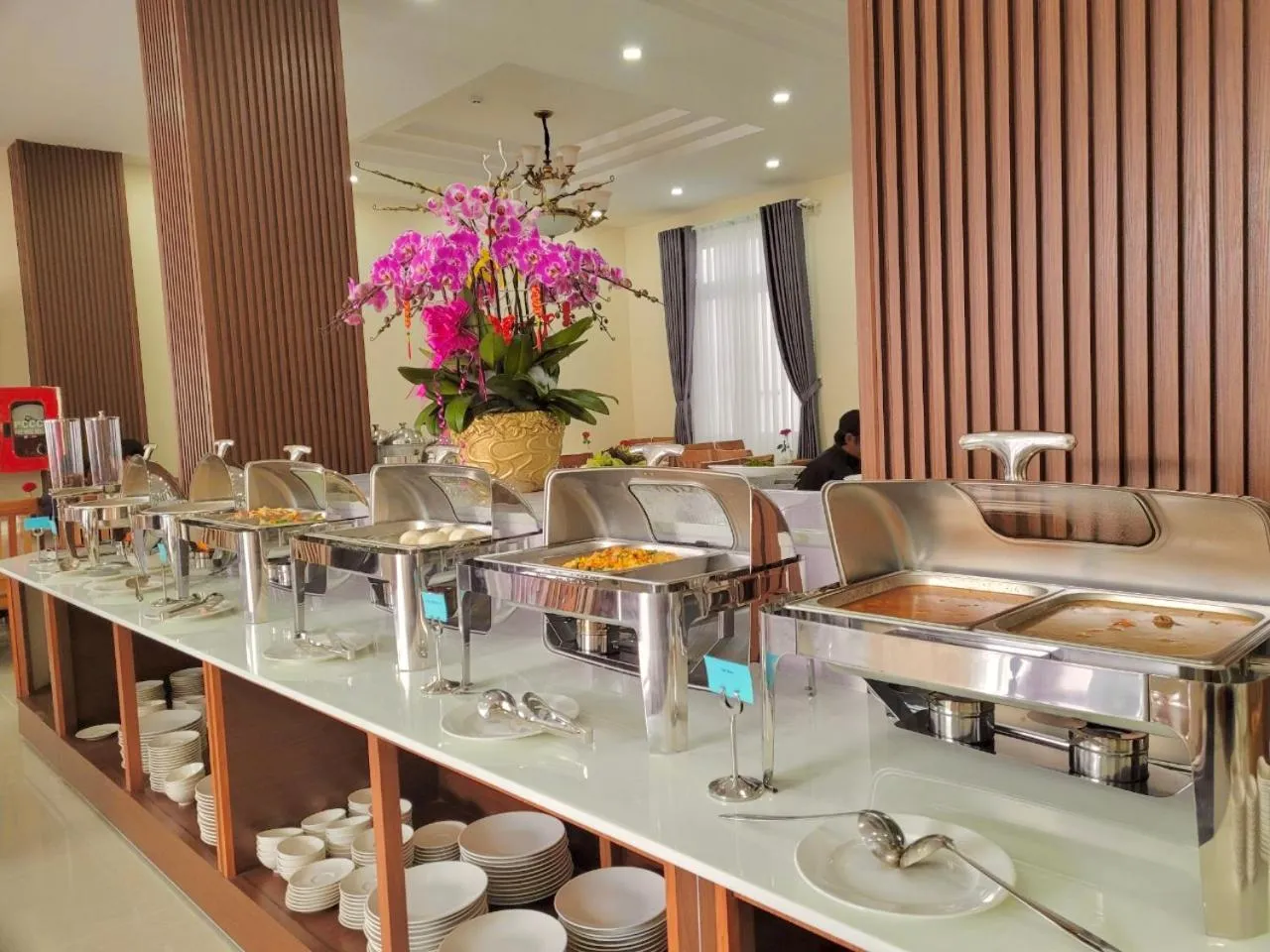 Restaurant/places to eat in Bombo DaLat Hotel