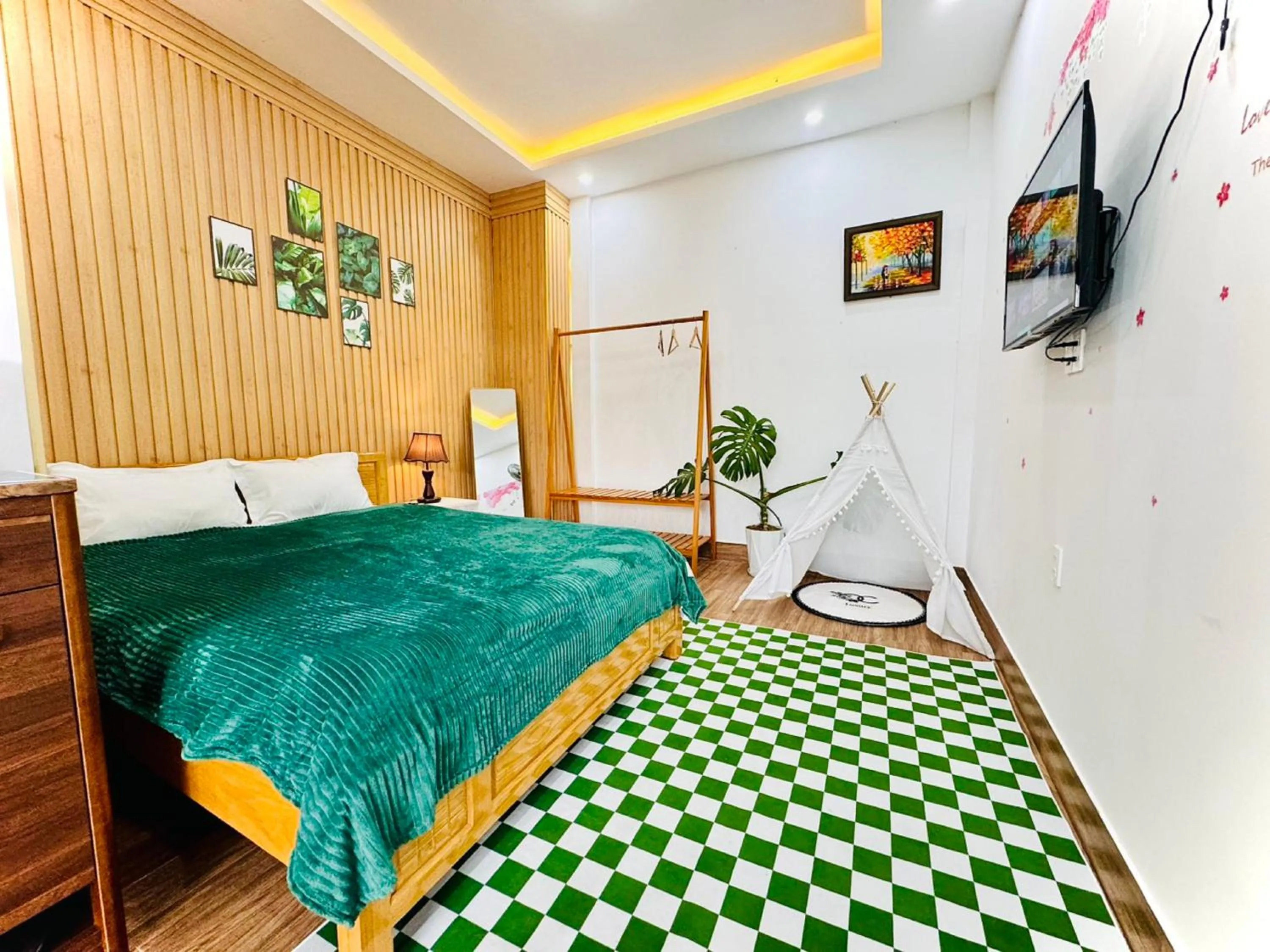 Bedroom, Bed in Pine Forest House Dalat