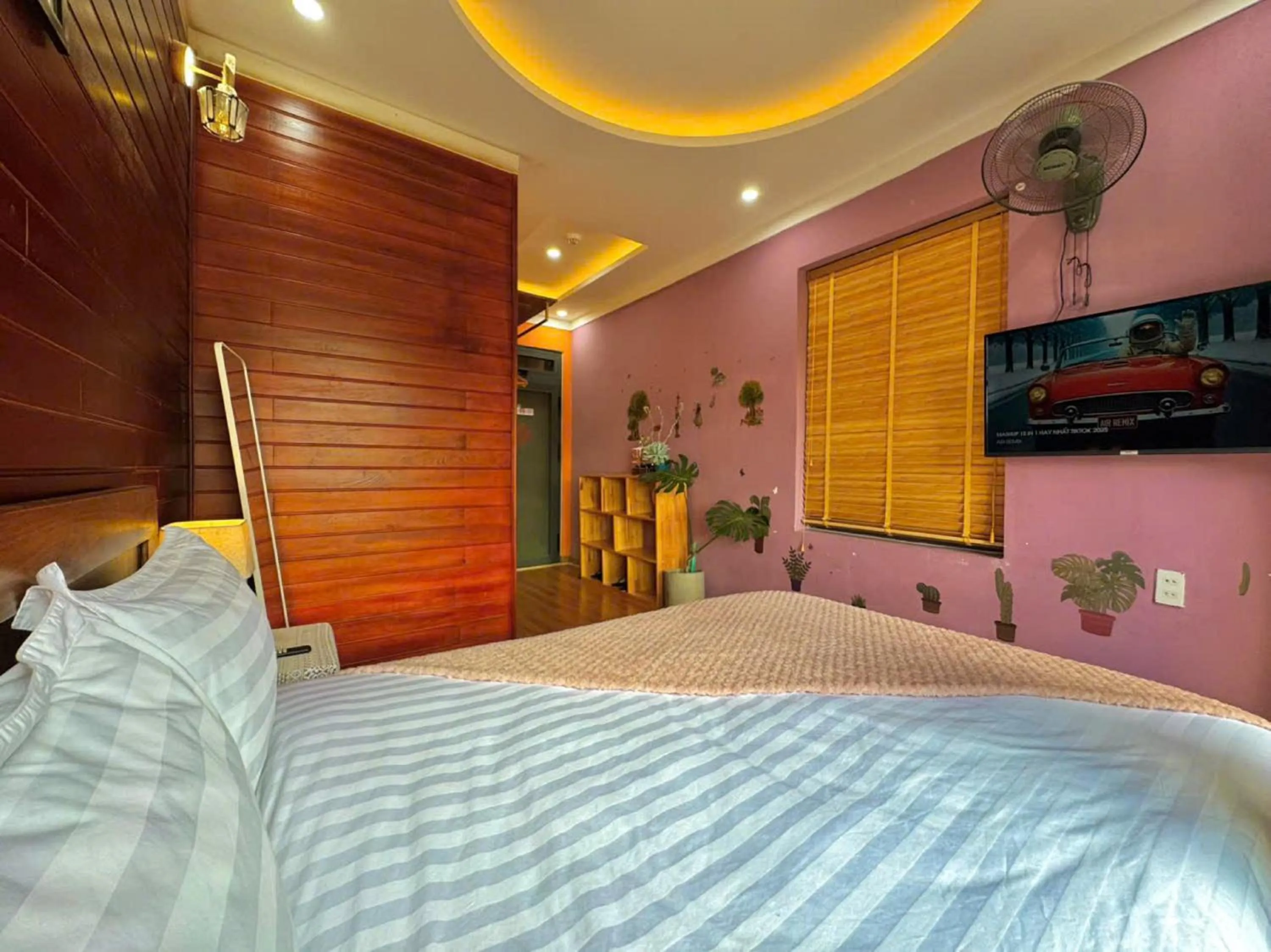 Bedroom, Bed in Pine Forest House Dalat