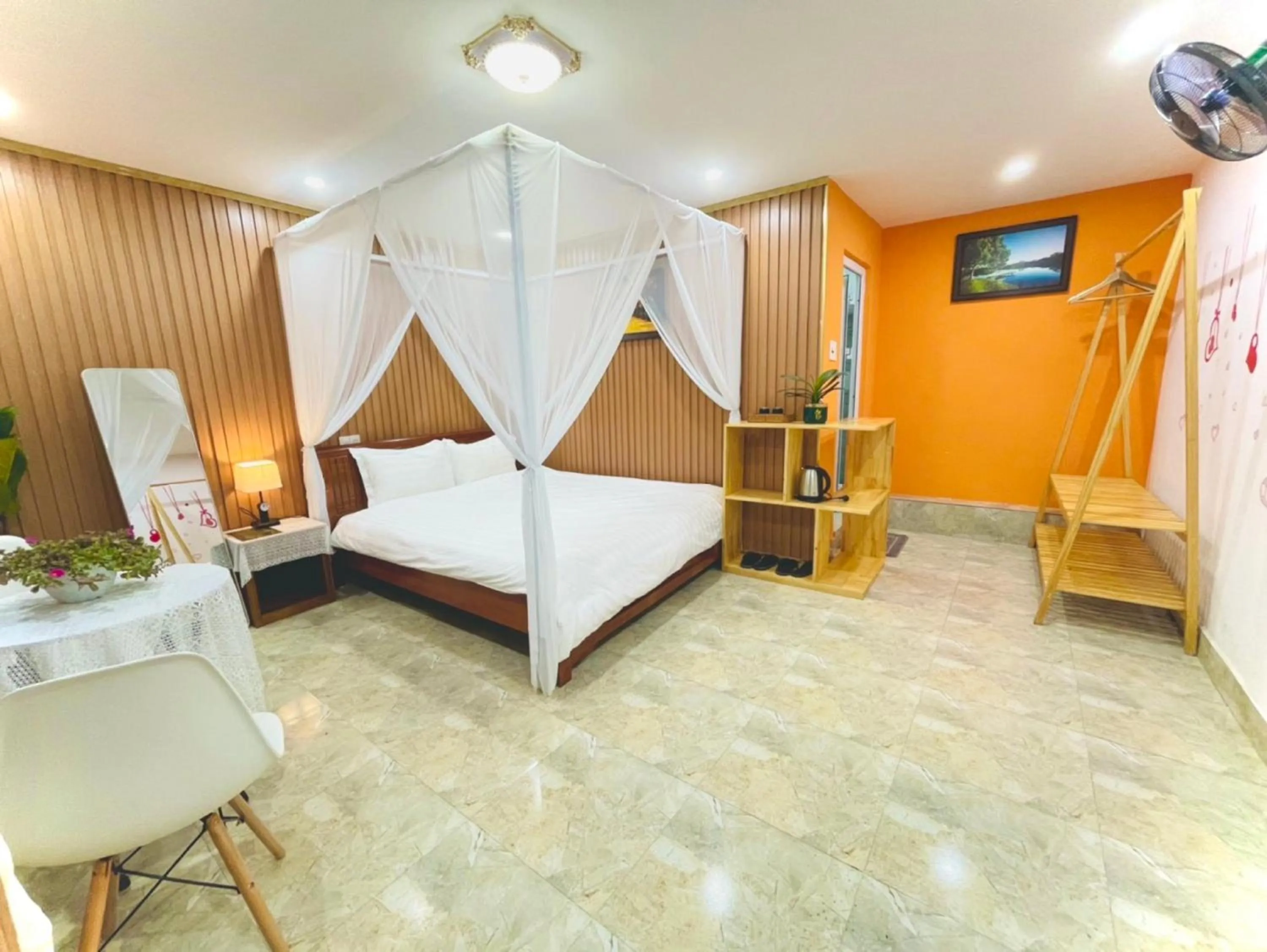 Seating area, Bed in Pine Forest House Dalat