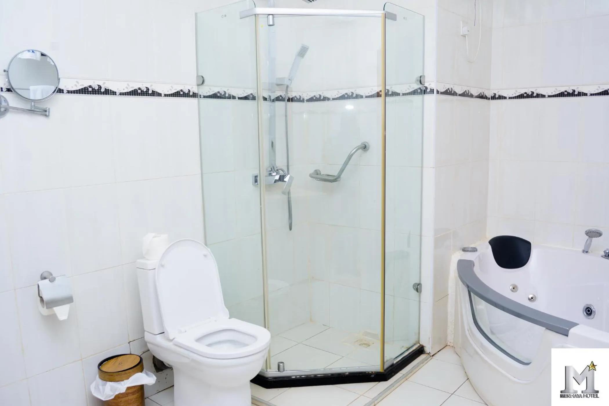 Toilet in Mendiata Hotel