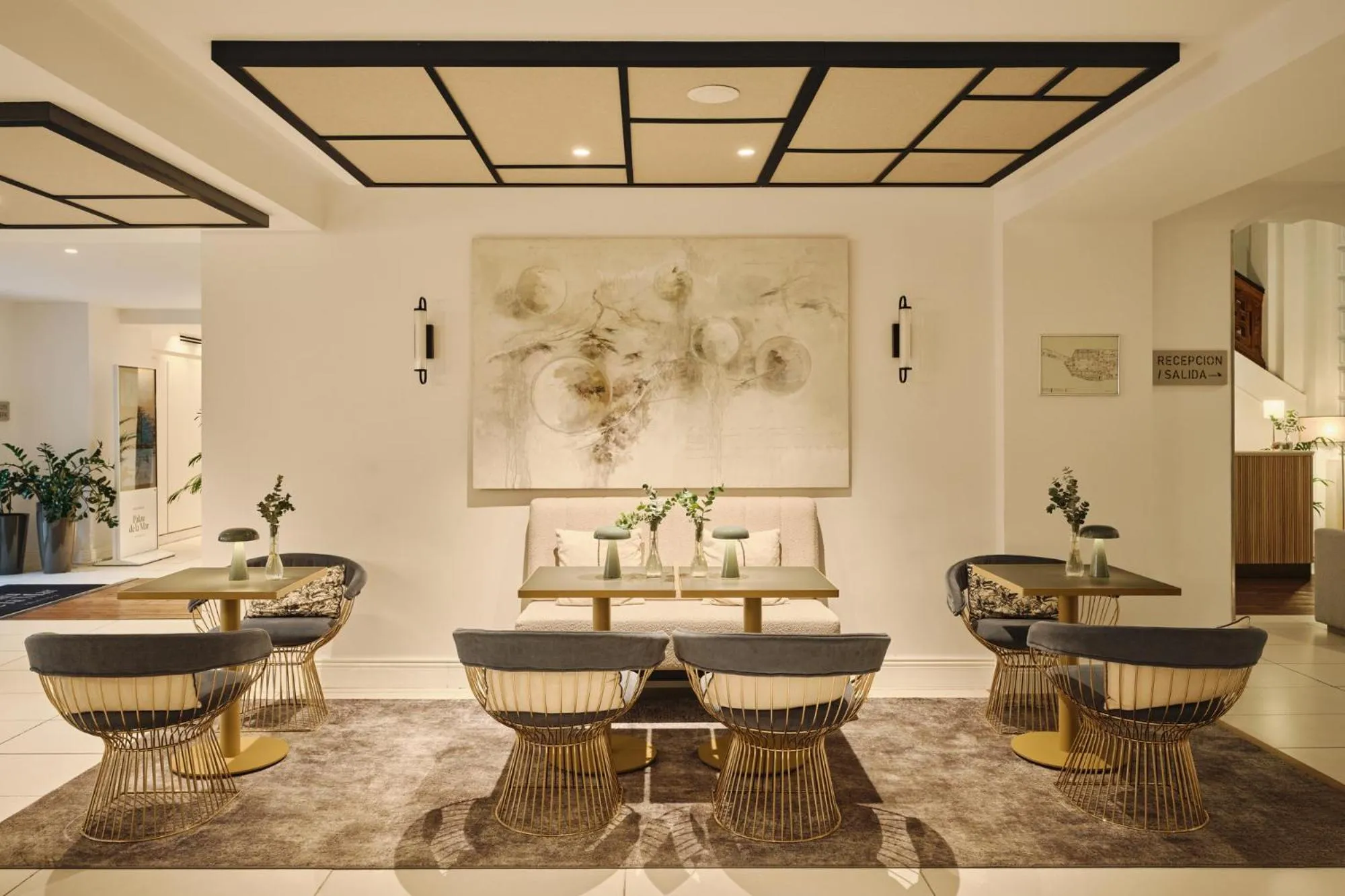 Lounge or bar in Hospes Palau de La Mar, Valencia, a Member of Design Hotels