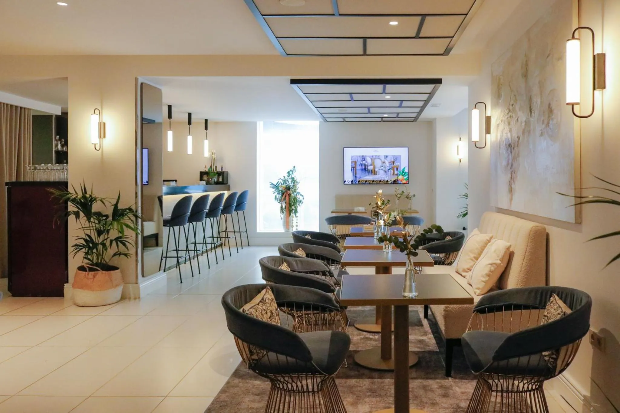 Lounge or bar in Hospes Palau de La Mar, Valencia, a Member of Design Hotels